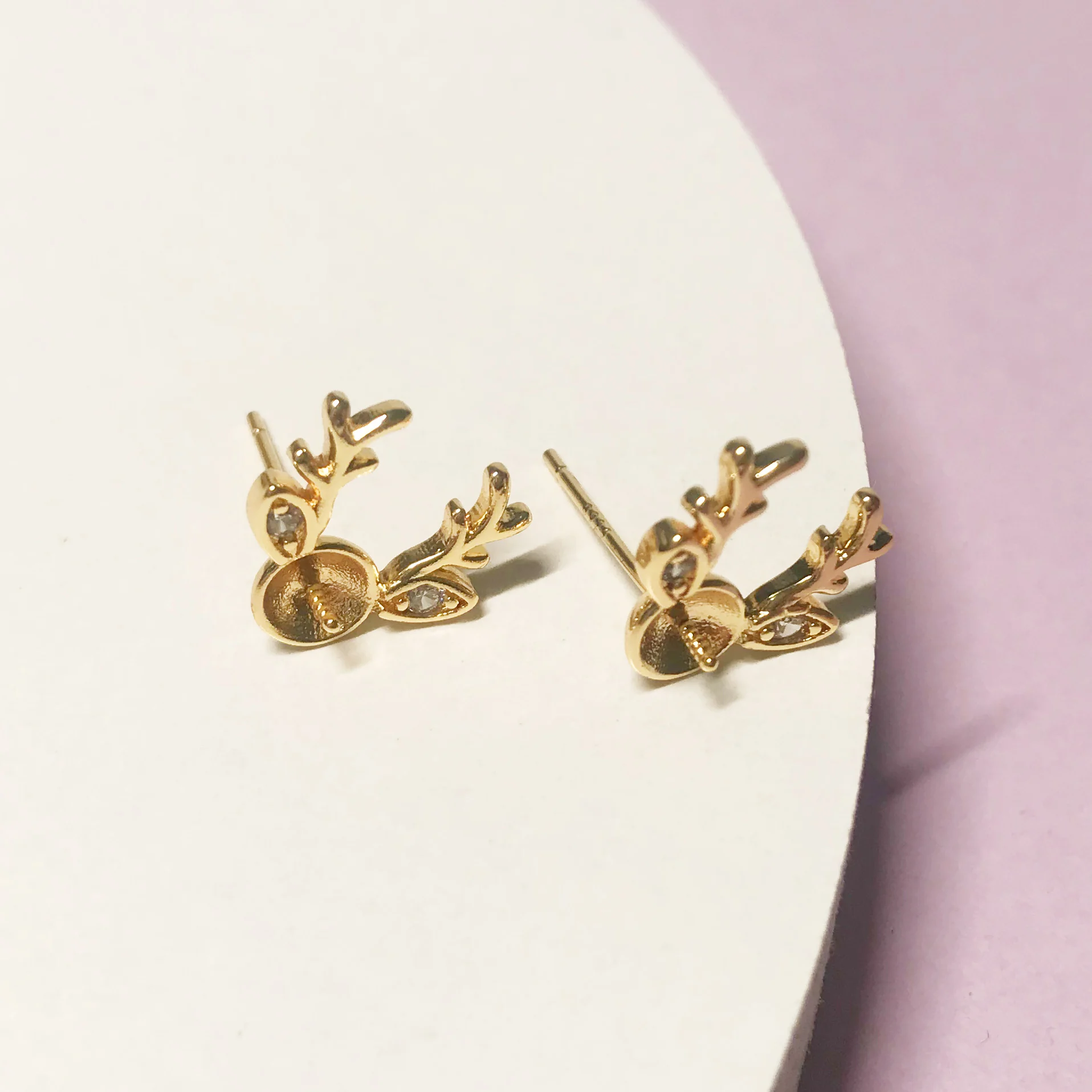 A Pair of 925 Silver Pin Inlaid Zircon Deer Head Earrong Stud Diy Earrings Setting Charms for Jewelry Making
A Pair of 925 Silver Pin Inlaid Zircon Deer Head Earrong Stud Diy Earrings Setting Charms for Jewelry Making