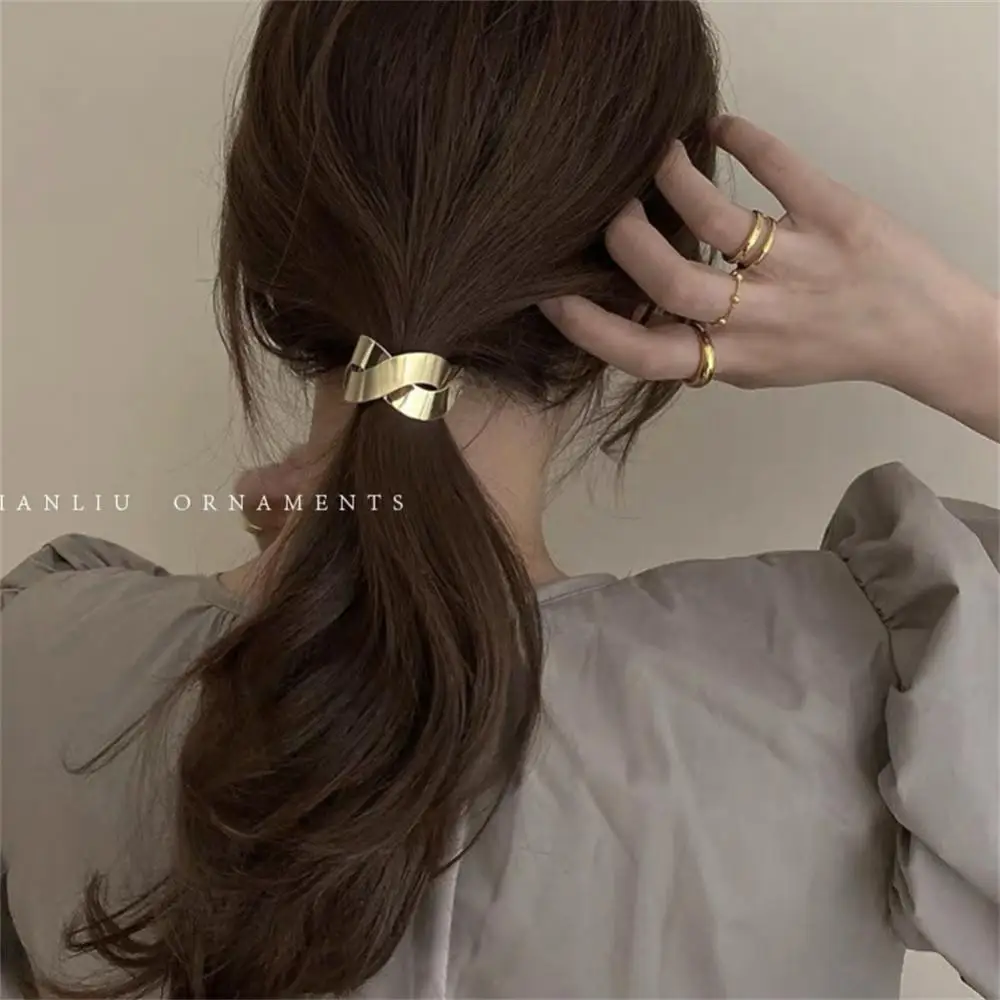 2 Pcs/Set Simple Metal Hair Rope For Women High Elastic Rubber Band Head Rope Temperament Casual Hair Ring Headdress
2 Pcs/Set Simple Metal Hair Rope For Women High Elastic Rubber Band Head Rope Temperament Casual Hair Ring Headdress