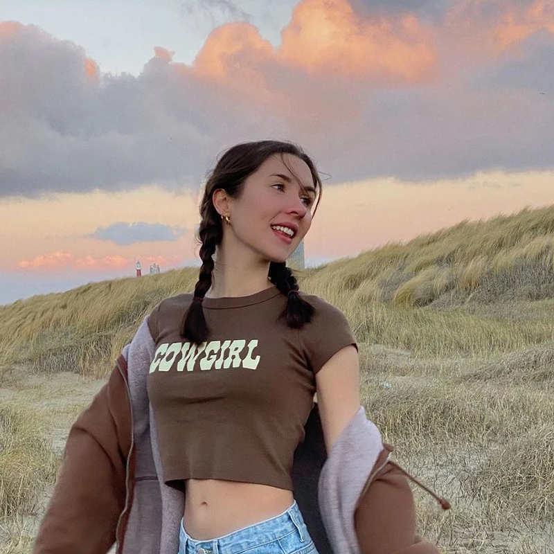 Y2K Aesthetic Women Short Sleeve Tees Letter Print Crop Top 90s Vintage Casual Basic White T-shirt Fashion Summer Streetwear
Y2K Aesthetic Women Short Sleeve Tees Letter Print Crop Top 90s Vintage Casual Basic White T-shirt Fashion Summer Streetwear