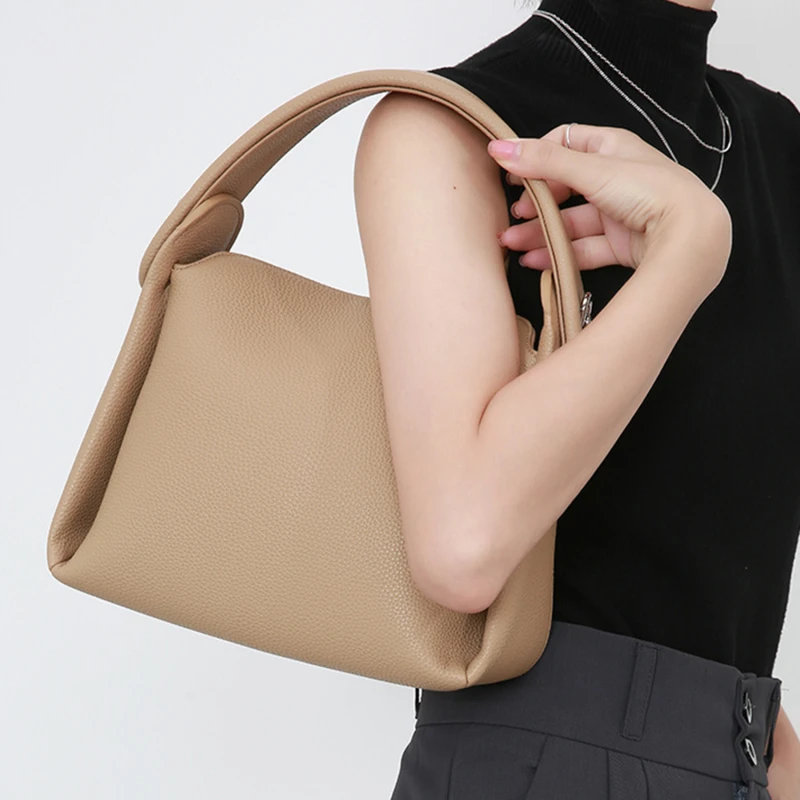 Large-capacity Soft Bag Women's New Plain Casual Pillow Bag Luxury Messenger Bags Shopping Square Handbag 2023
Large-capacity Soft Bag Women's New Plain Casual Pillow Bag Luxury Messenger Bags Shopping Square Handbag 2023