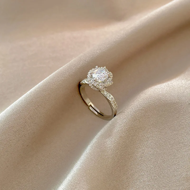 Vintage Round Adjustable Rings For Women Fashion Metal Silver Color Rhinestone Ring Girls Wedding Party Jewelry Gift Wholesale
Vintage Round Adjustable Rings For Women Fashion Metal Silver Color Rhinestone Ring Girls Wedding Party Jewelry Gift Wholesale
