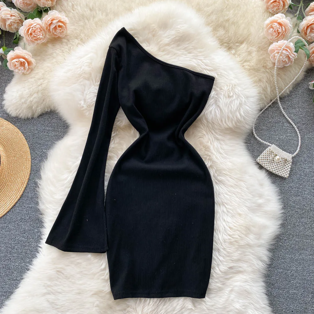 European and American INS Design Sense Niche Diagonal Collar Single Shoulder Dress Klein Blue Fried Street Skirt
European and American INS Design Sense Niche Diagonal Collar Single Shoulder Dress Klein Blue Fried Street Skirt