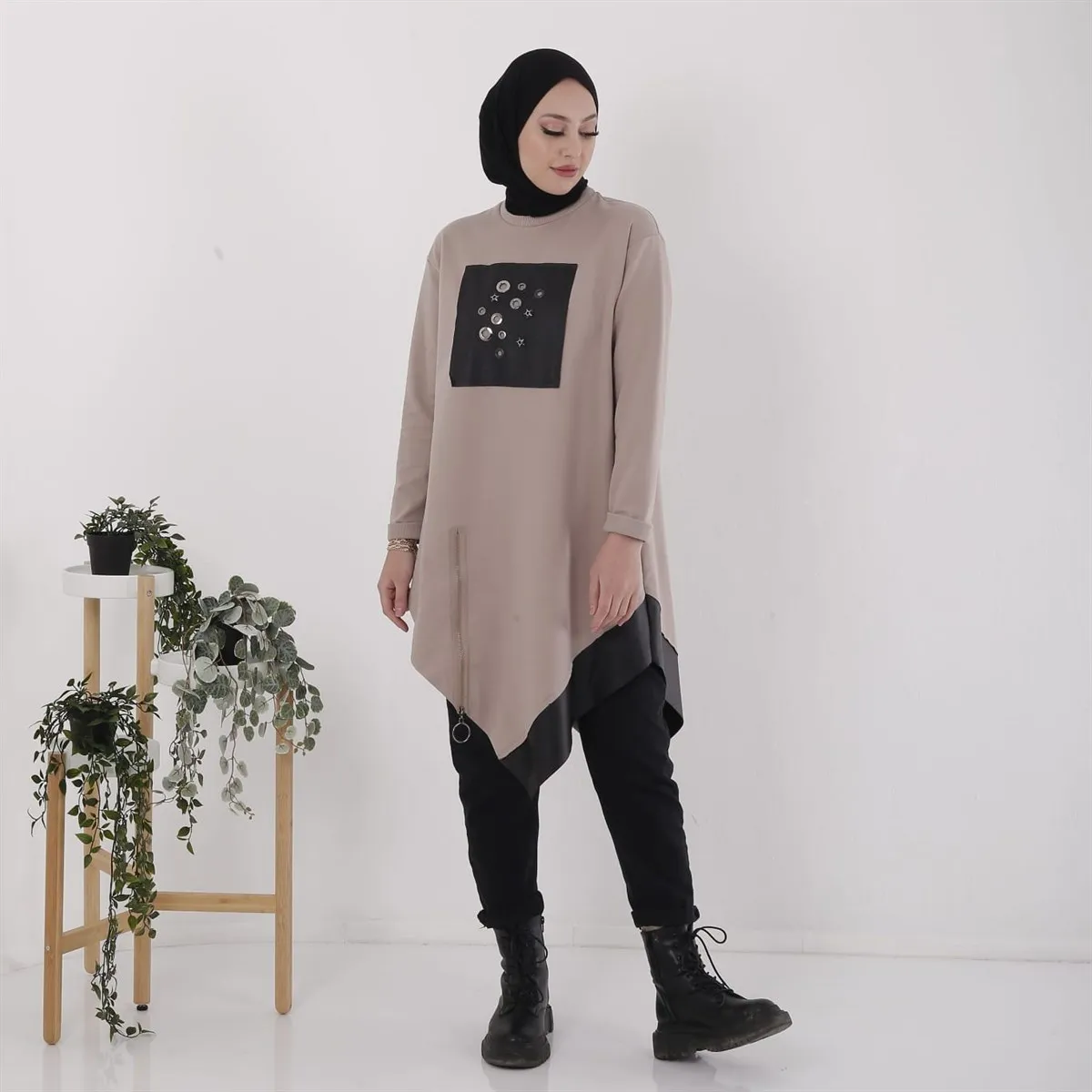 Butik Melike Stone Detailed Women's Tunic 2021 New Arrival hijab abaya muslim fashion set islamic clothing prayer garment Turkey
Butik Melike Stone Detailed Women's Tunic 2021 New Arrival hijab abaya muslim fashion set islamic clothing prayer garment Turkey