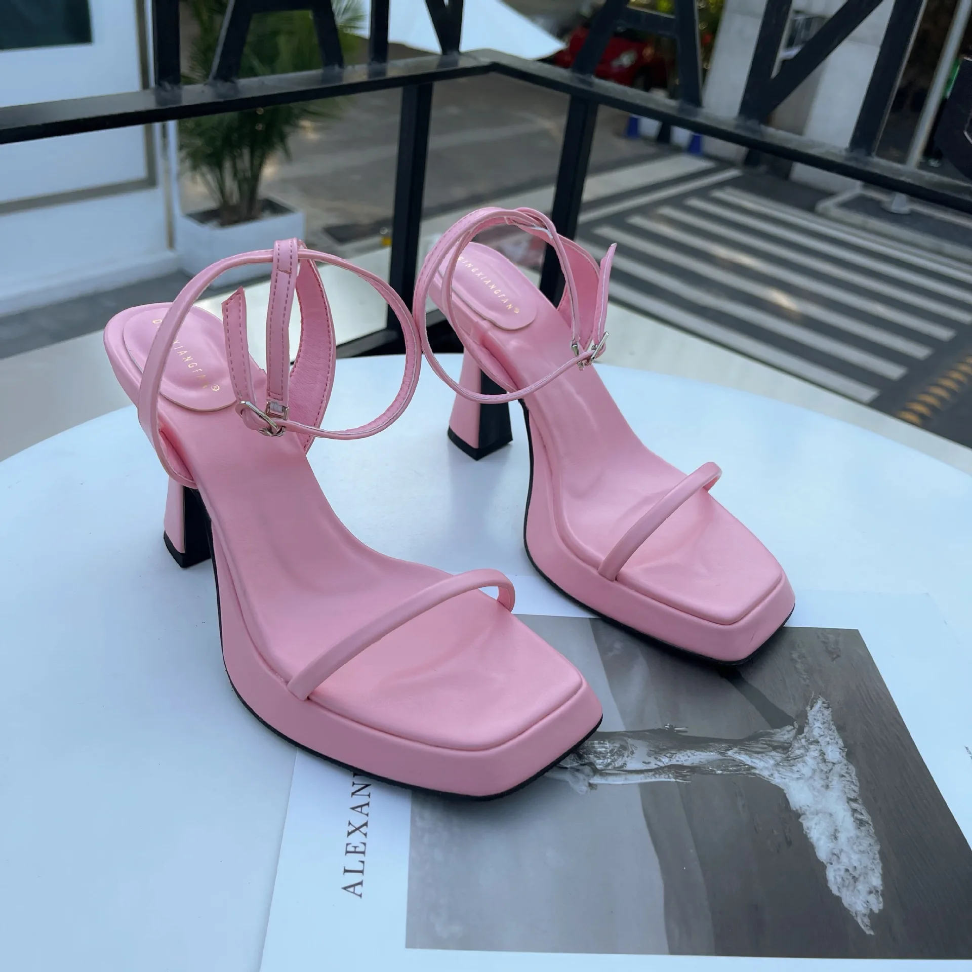 Hot Sale Summer Office Lady Square Toe Waterproof Platform Solid Color Thick Heeled Pink Sandals for Women
Hot Sale Summer Office Lady Square Toe Waterproof Platform Solid Color Thick Heeled Pink Sandals for Women