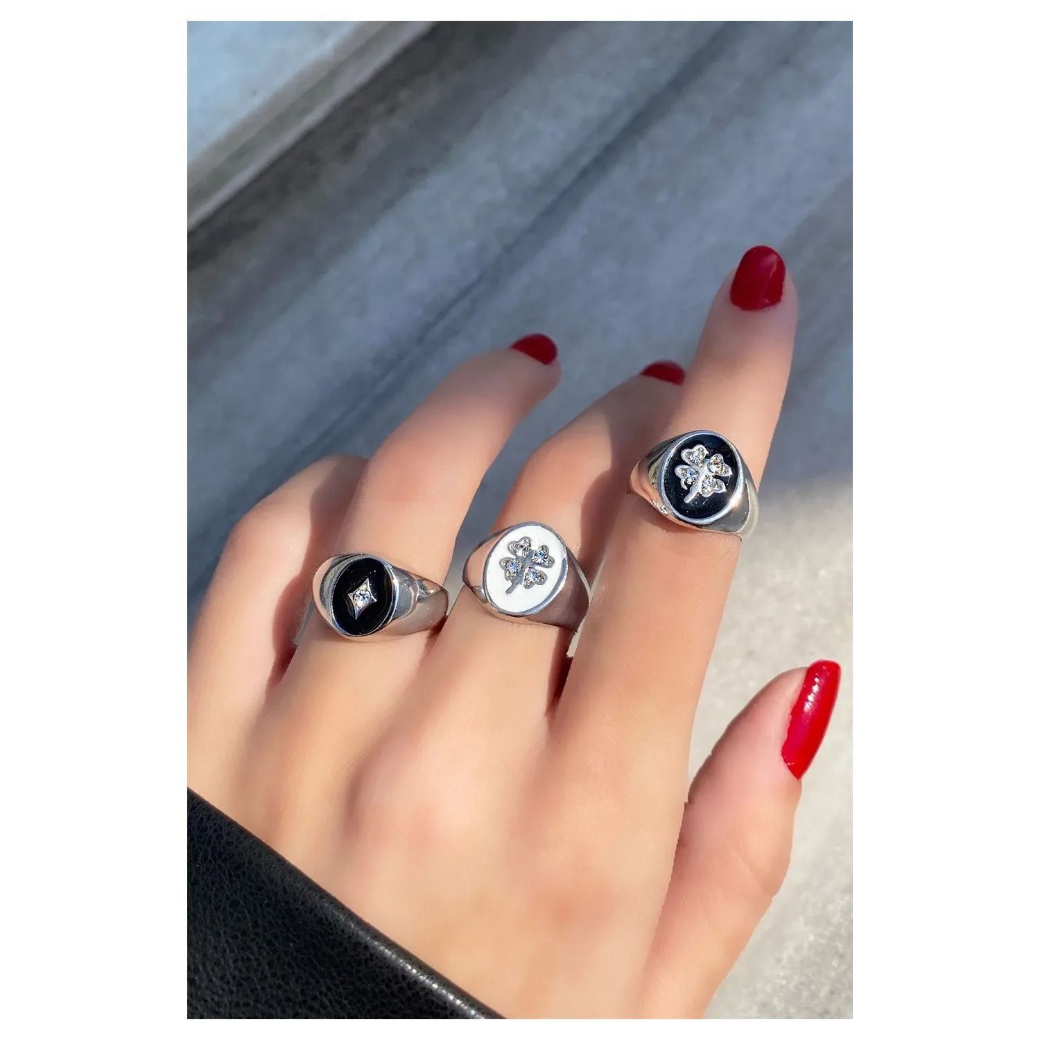 Women's Triple Adjustable Ring Set
Women's Triple Adjustable Ring Set