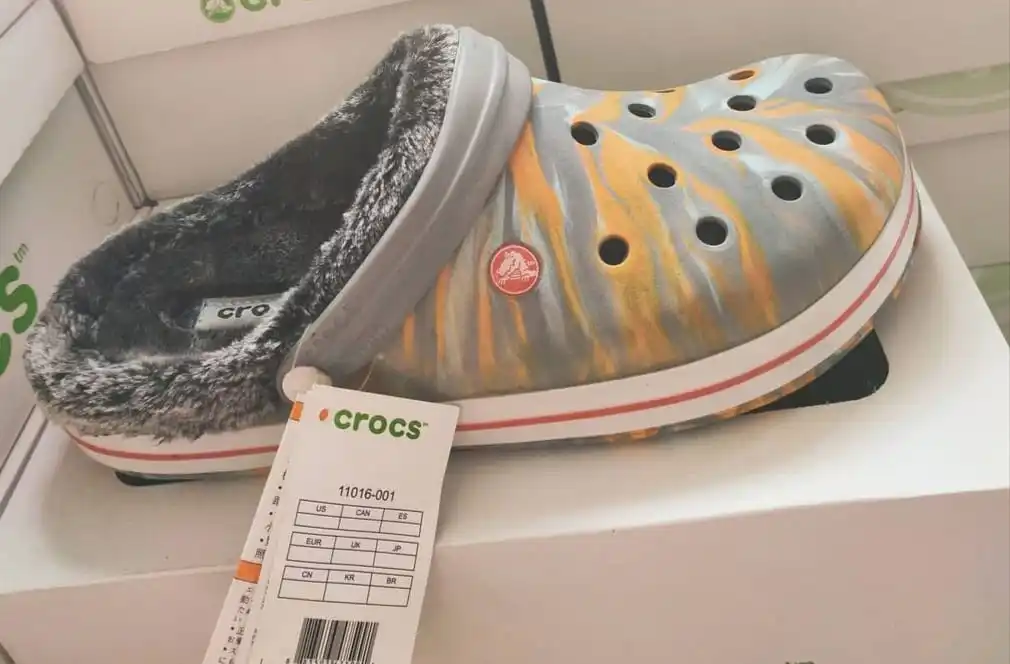 Тапочки crocs 2022 первого качества, шерстяная подошва унисекс, пушистые удобные мягкие перфорированные тапочки для использования внутри и вне ...
Тапочки crocs 2022 первого качества, шерстяная подошва унисекс, пушистые удобные мягкие перфорированные тапочки для использования внутри и вне ...