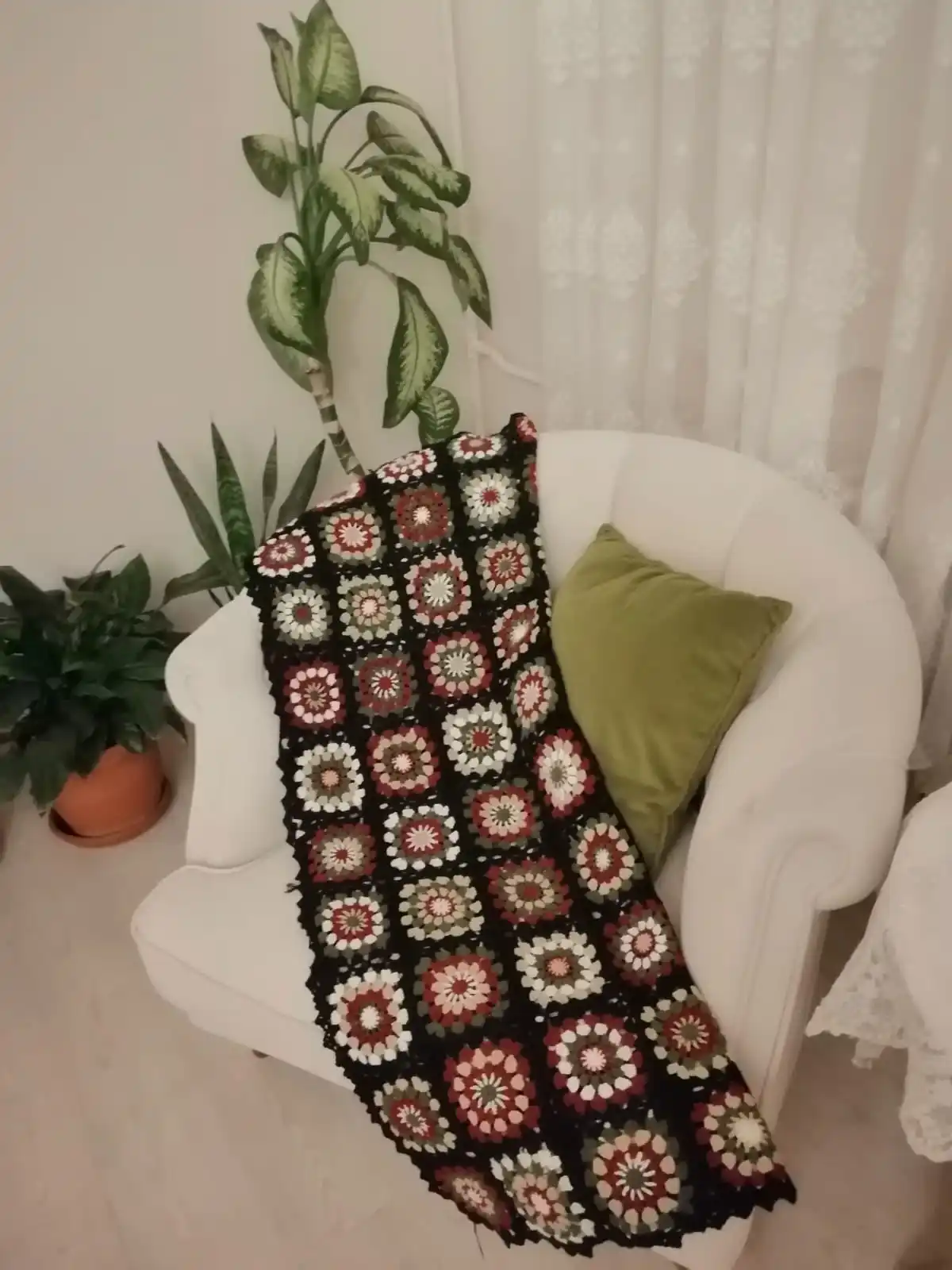 Handmade original crochet afghan blanket hand hook crochet blanket cushion felt pastoral style grandma square
Handmade original crochet afghan blanket hand hook crochet blanket cushion felt pastoral style grandma square