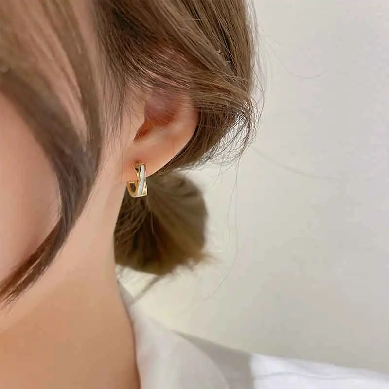 2022 New Classic Oil Drop Copper Alloy Metal Hoop Earrings For Women Fashion Korean Jewelry Temperament Girls Daily Wear Earring
2022 New Classic Oil Drop Copper Alloy Metal Hoop Earrings For Women Fashion Korean Jewelry Temperament Girls Daily Wear Earring
