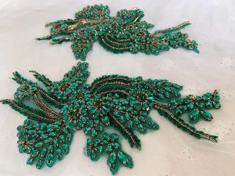 1 pair Green Crystal Crafted Applique Rhinestone Applique Rhinestone Bodice Applique
1 pair Green Crystal Crafted Applique Rhinestone Applique Rhinestone Bodice Applique