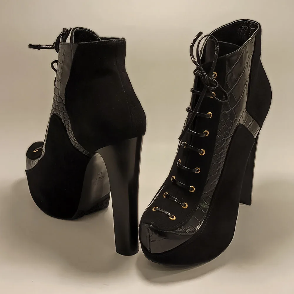 Женские легкие ботинки из натуральной кожи, с острым носком, на молнии
Женские легкие ботинки из натуральной кожи, с острым носком, на молнии