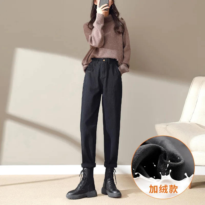 

Straight chimney 2022 spring and summer living female high-waisted slim mid-tube pants nine points apricot black jeans