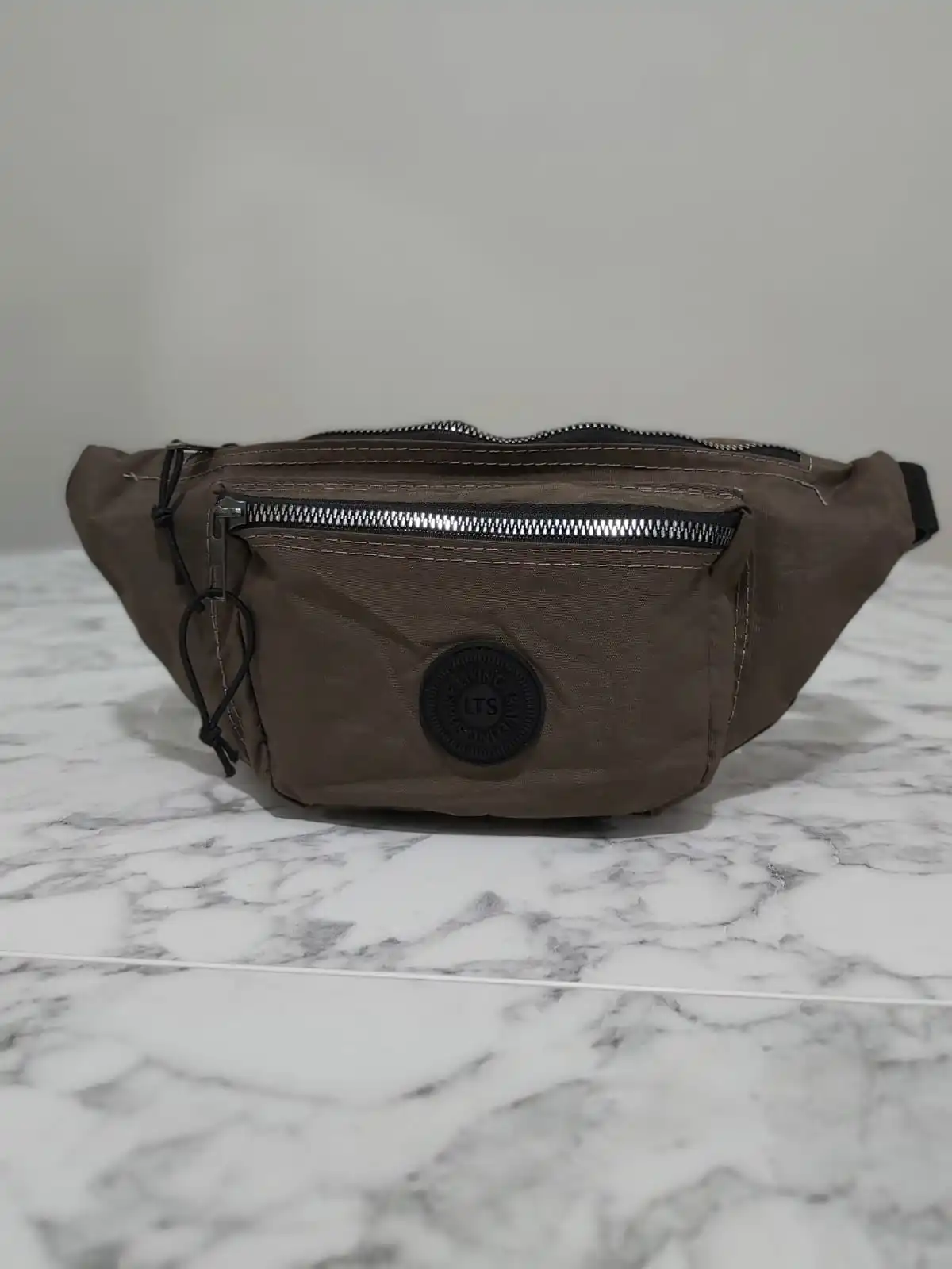 Fashion shoulder bag waist quality running sports women trend waist pack casual crosbody chest bags unisex travel belt bag
Fashion shoulder bag waist quality running sports women trend waist pack casual crosbody chest bags unisex travel belt bag