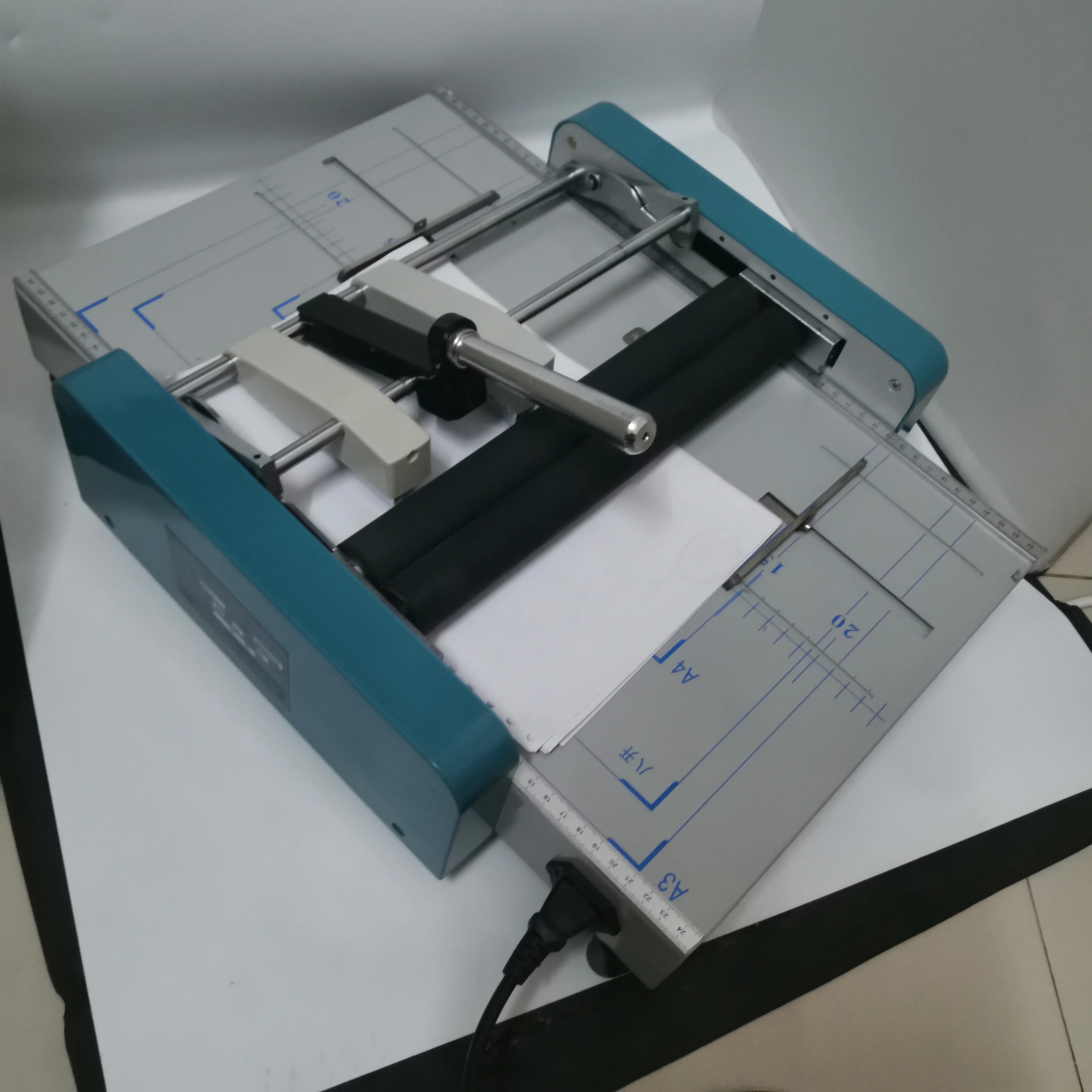 

Manual A3 Paper Booklet Riding Saddle Stapler Pamphlet Broshure Binding & Folding Machine 220V