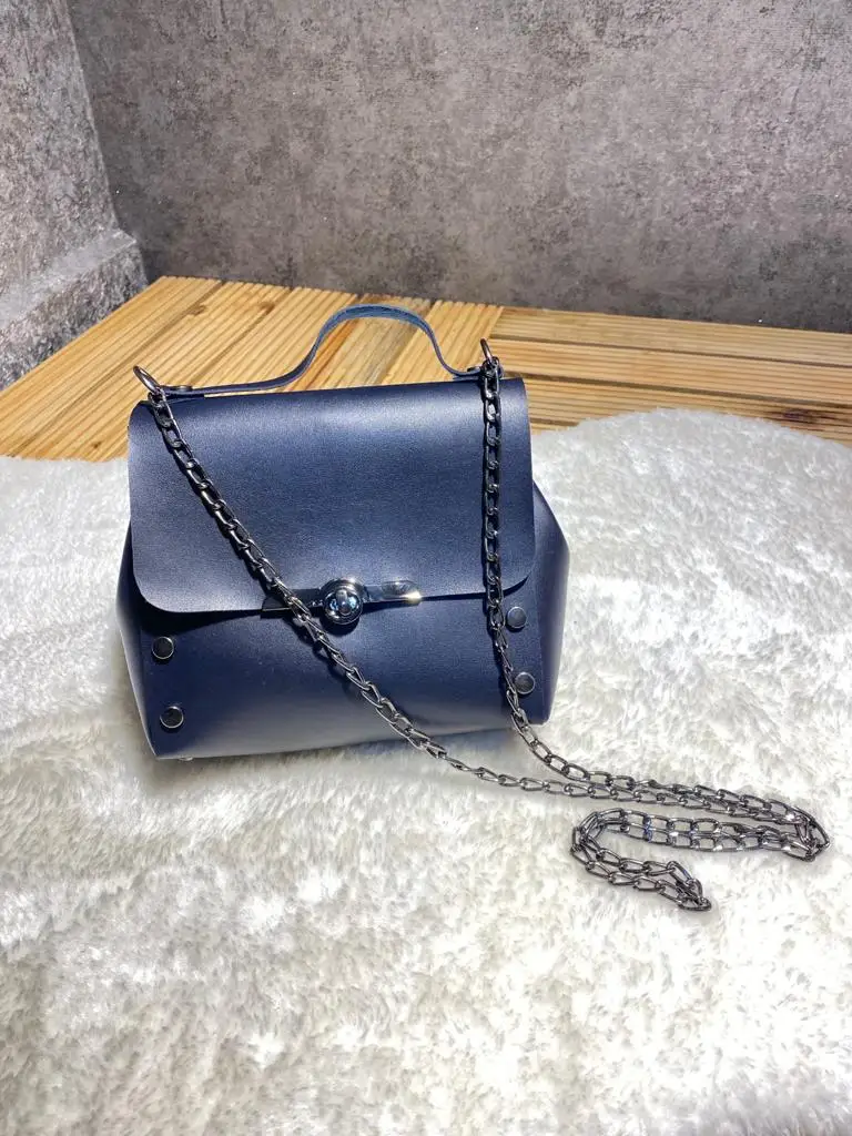 Tops Embroidery Thread Small PU Leather Crossbody Hot for Women 2021 Trend Hand Bag Women's Branded Trending Shoulder Handbags
Tops Embroidery Thread Small PU Leather Crossbody Hot for Women 2021 Trend Hand Bag Women's Branded Trending Shoulder Handbags