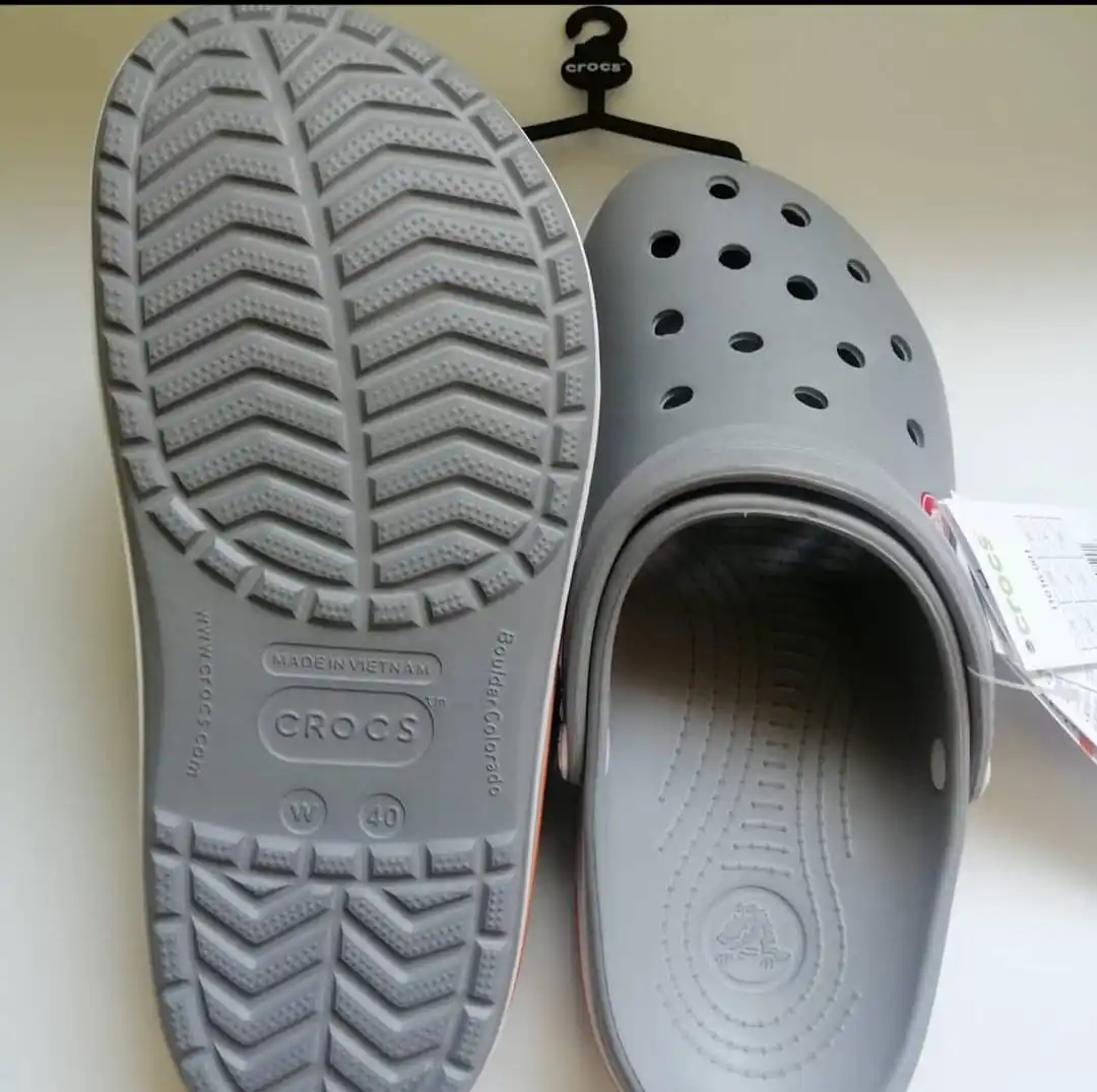 2022 fashion women men comfortable waterproof slippers that can be worn at home, outside in the garden, at work
2022 fashion women men comfortable waterproof slippers that can be worn at home, outside in the garden, at work