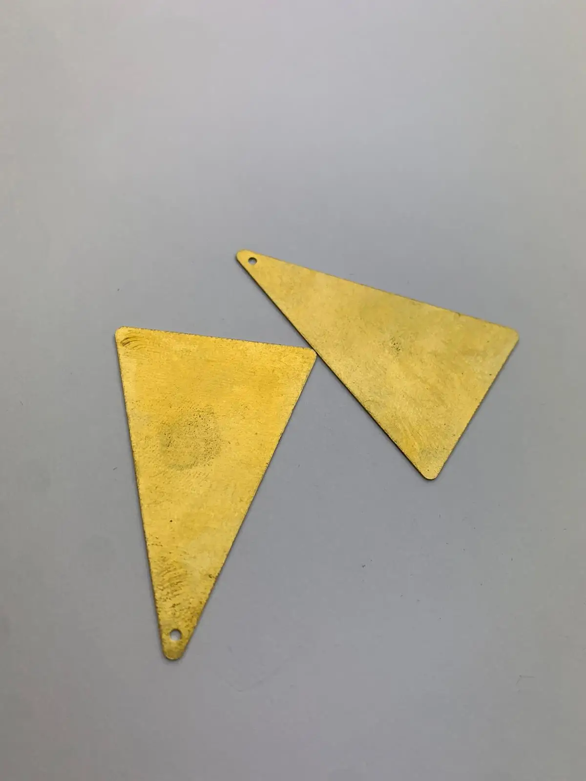 5 pcs 32 mm solid raw brass jewelry. triangle single hole raw brass. pendant. necklace. rings. earrings. lady fashion
5 pcs 32 mm solid raw brass jewelry. triangle single hole raw brass. pendant. necklace. rings. earrings. lady fashion