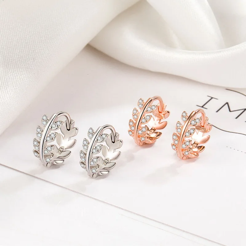 New Exquisite Butterfly Leaves Crystal Zircon Stud Earrings for Women Korean Geometric Circle Small Earrings Party Jewelry Gift
New Exquisite Butterfly Leaves Crystal Zircon Stud Earrings for Women Korean Geometric Circle Small Earrings Party Jewelry Gift