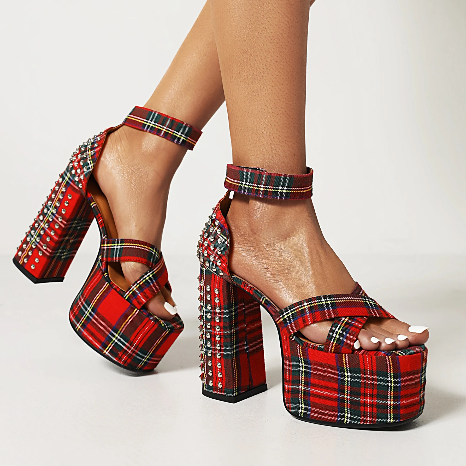 2022 Summer New Thick High Heel Sandals Plaid Cloth Sexy Rivet Platform Pumps Punk Ankle Strap Evening Party Women Shoe 3-CHC-23
2022 Summer New Thick High Heel Sandals Plaid Cloth Sexy Rivet Platform Pumps Punk Ankle Strap Evening Party Women Shoe 3-CHC-23