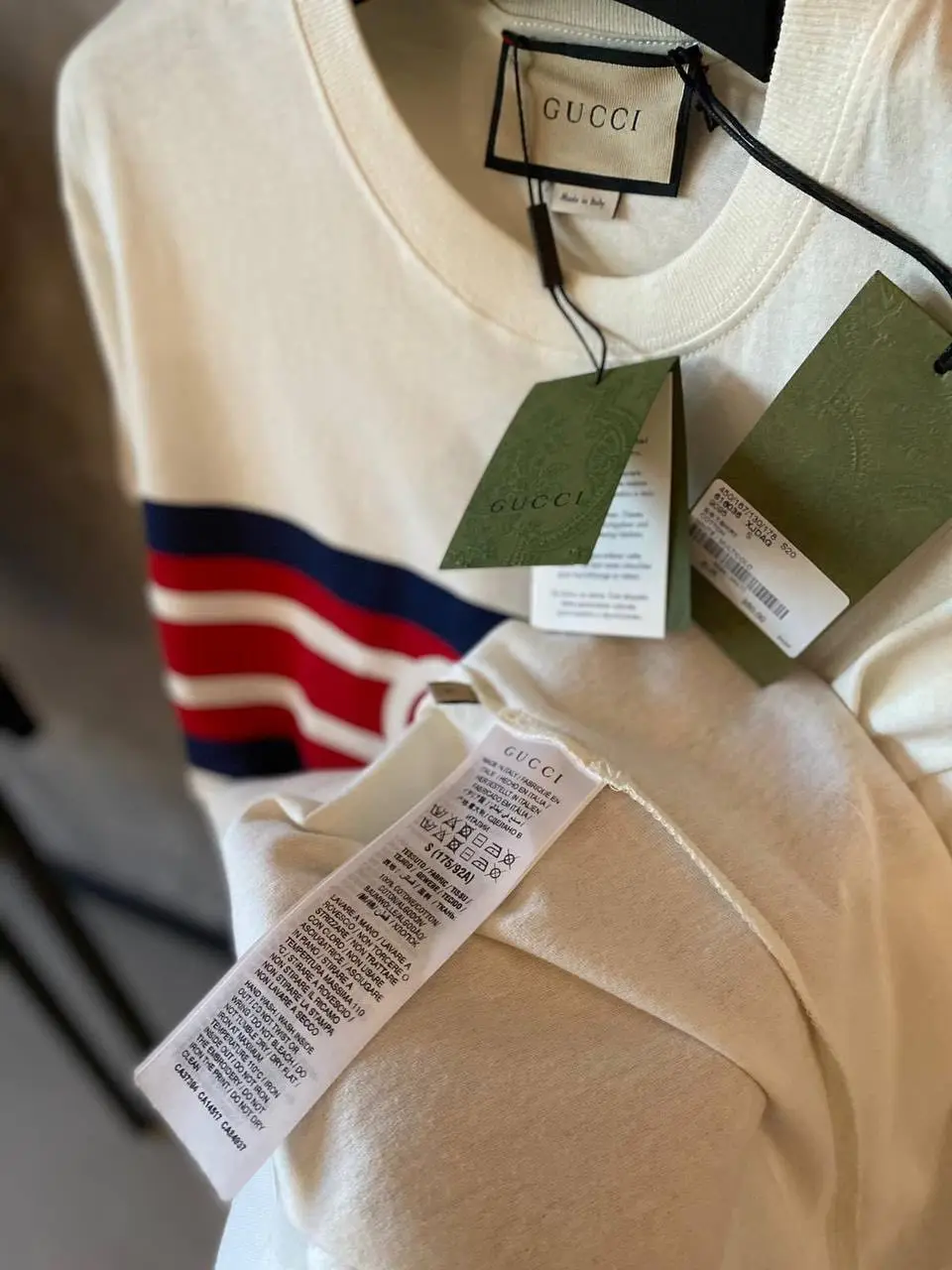 HIGH QUALITY T-SHIRT
HIGH QUALITY T-SHIRT