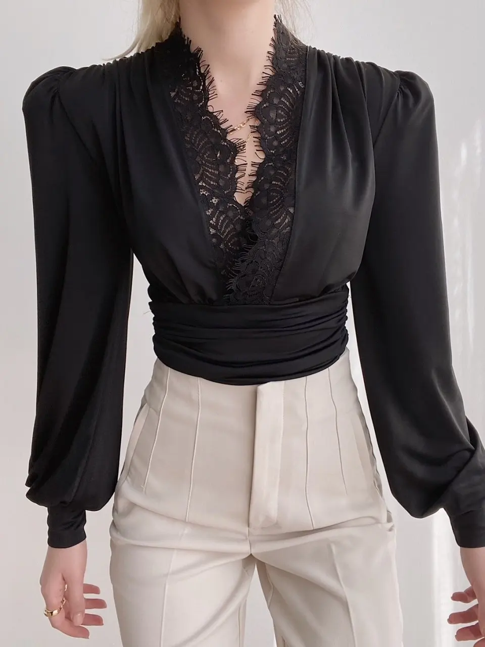 lace collar detail lantern sleeve women blouse shirt autumn winter fashion office invitation shirt blouse model
lace collar detail lantern sleeve women blouse shirt autumn winter fashion office invitation shirt blouse model