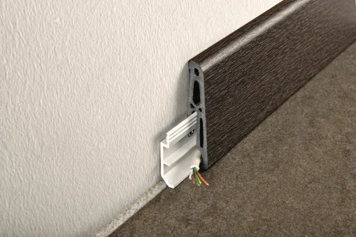 Плинтус SKIRTING 7016 ПВХ 70ммХ16мм L2 5 дуб темный BTEPR06W | Строительство и ремонт