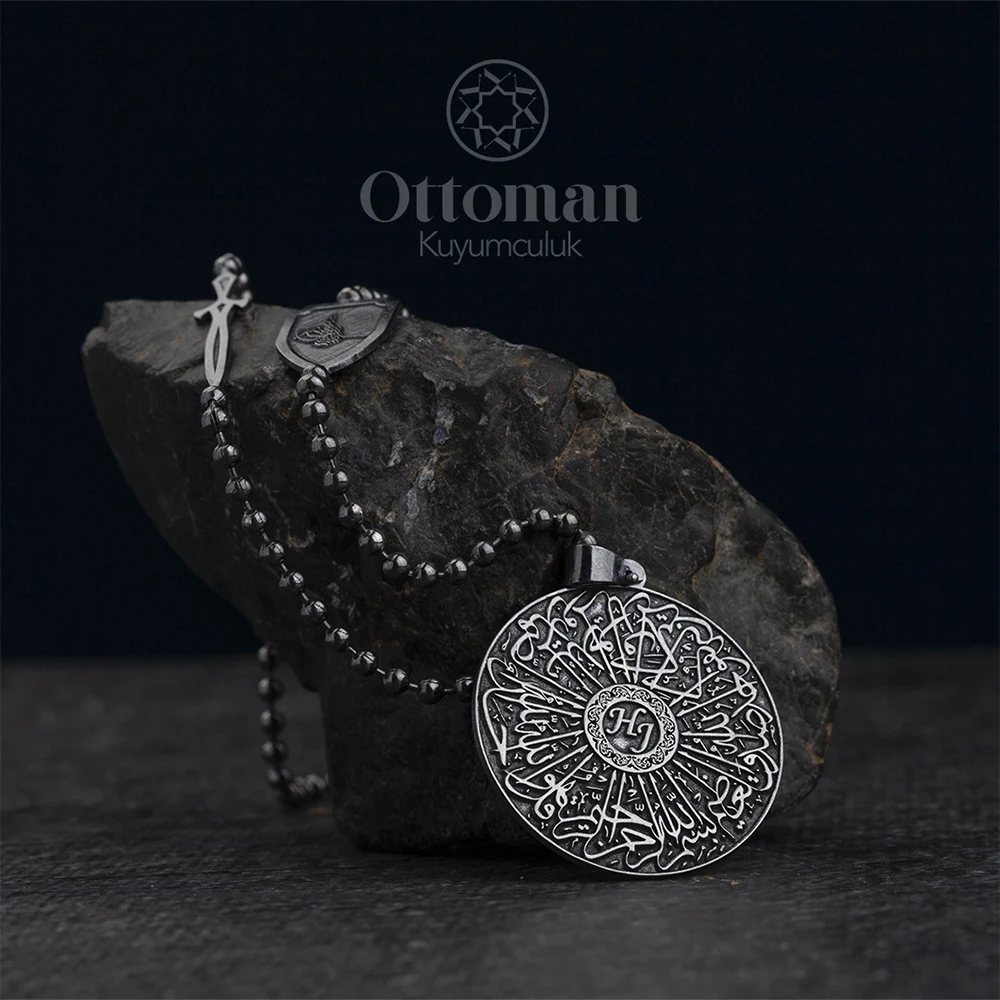 Ihlas Surah Silver Men's Necklace Model is made by embroidering the tugra into the sword and shield on the chain part, the durat
Ihlas Surah Silver Men's Necklace Model is made by embroidering the tugra into the sword and shield on the chain part, the durat