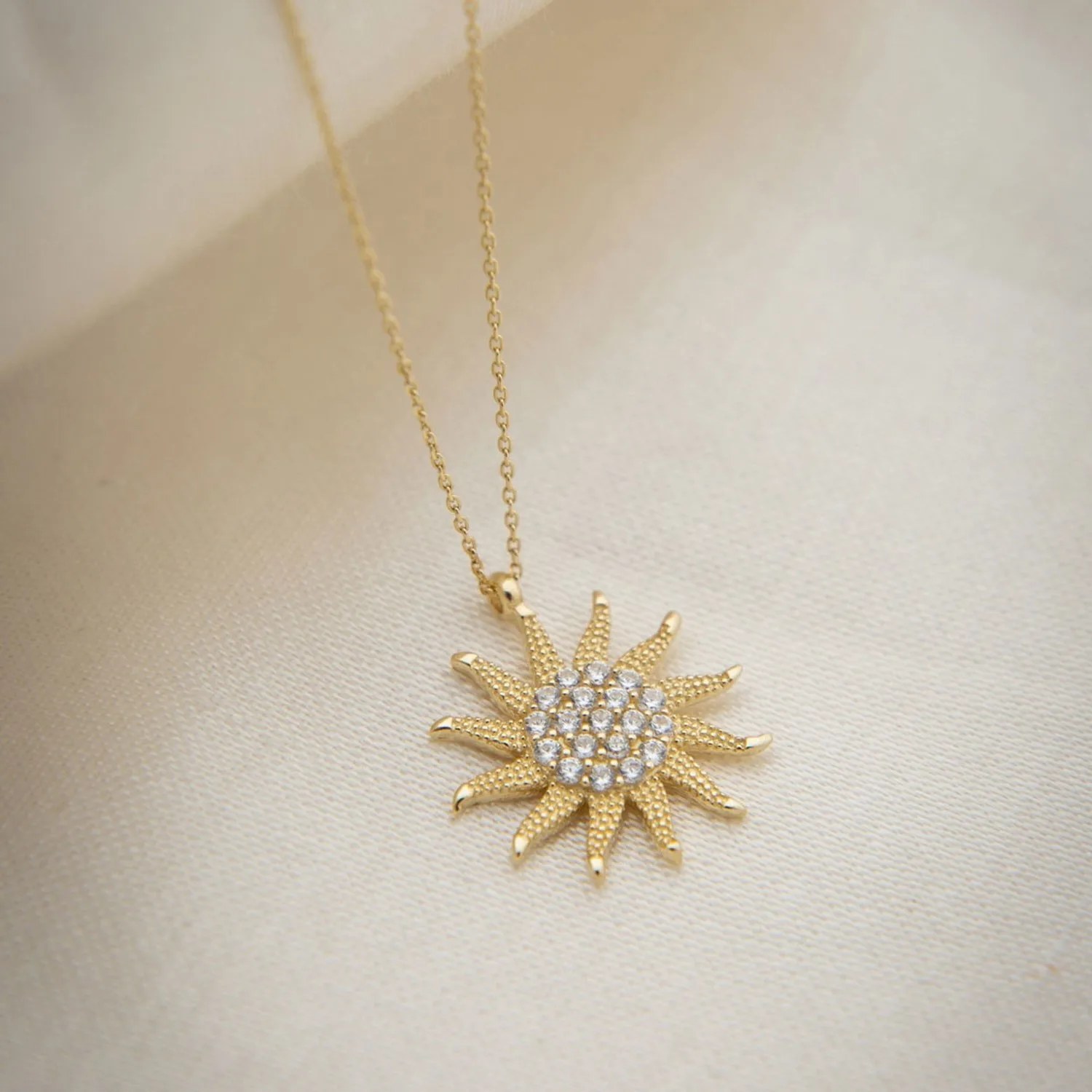 925 позолоченный циркониевый камень, серебряная фототкань, не потускнеет, стильный дизайн 42 см HBV00000Y2U33 
925 позолоченный циркониевый камень, серебряная фототкань, не потускнеет, стильный дизайн 42 см HBV00000Y2U33