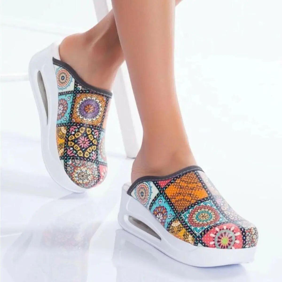 2022 New Orthopedic Sabo Women Slippers Sandals Shoes Nurse Doctor Hospital Medical Casual Quality Soft Comfort Anti-Slip Clogs 
2022 New Orthopedic Sabo Women Slippers Sandals Shoes Nurse Doctor Hospital Medical Casual Quality Soft Comfort Anti-Slip Clogs