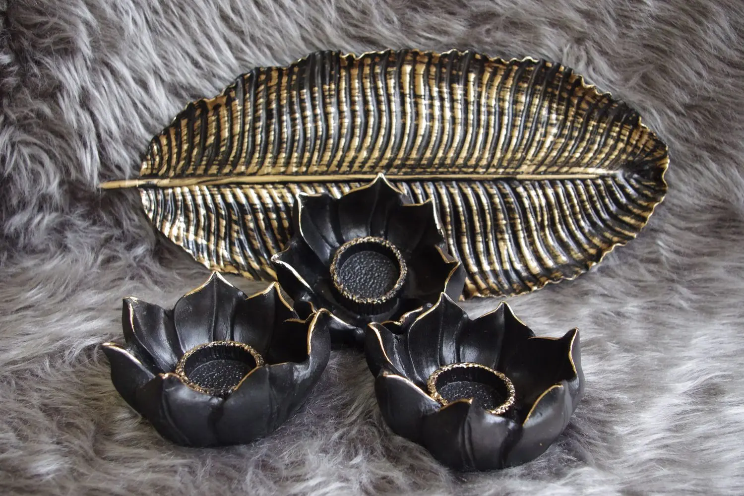 HLO 2022 Lotus Candle Holder Trinket With Plate Creativity Posture Decorate Statue Elegant Polyester Handcraft Home Dekoration
HLO 2022 Lotus Candle Holder Trinket With Plate Creativity Posture Decorate Statue Elegant Polyester Handcraft Home Dekoration