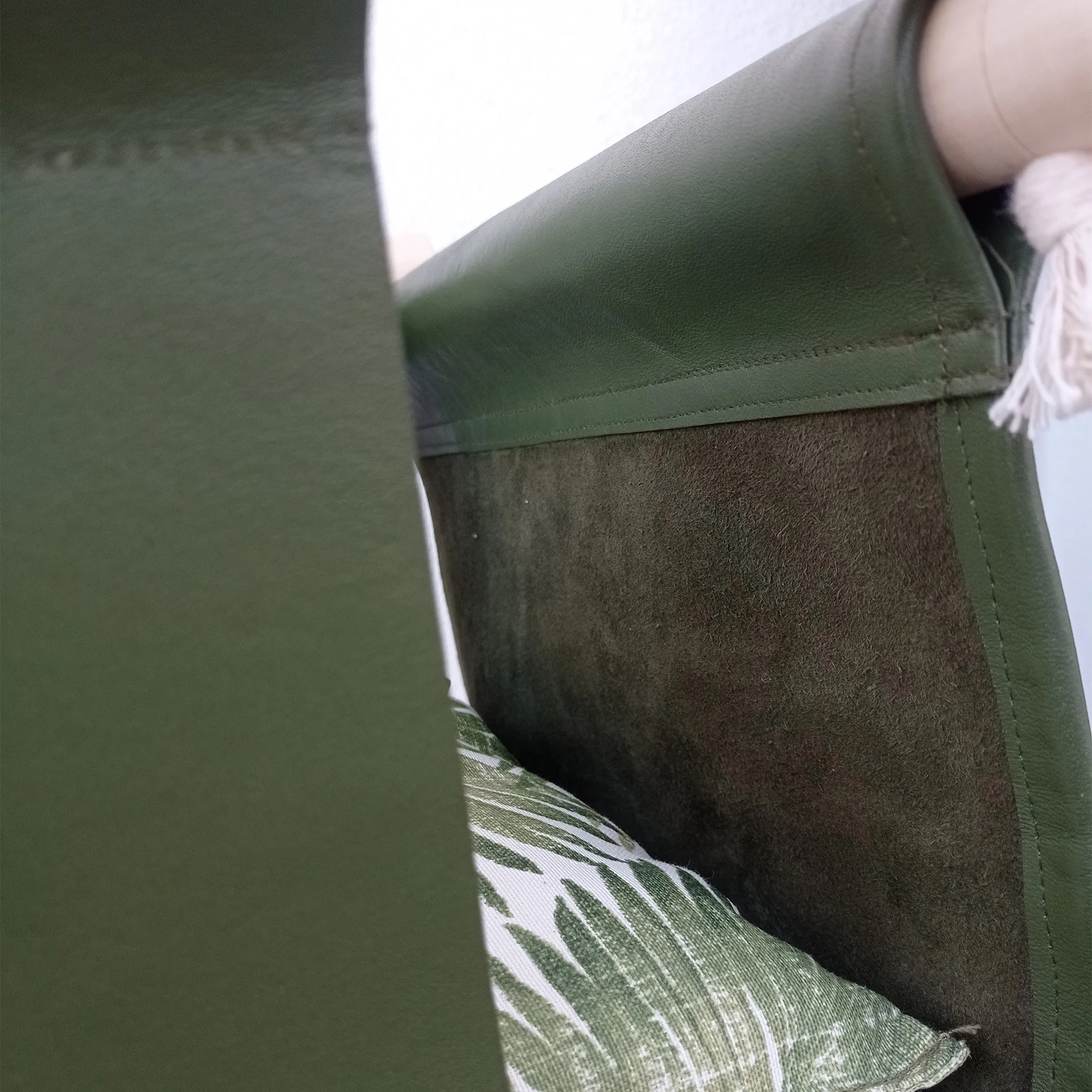 Natural 100% LEATHER Baby Swing Baby Gift Swing Chair Baby Products Baby Toy Swing Baby Swing bouncers for baby Suspended swing
Natural 100% LEATHER Baby Swing Baby Gift Swing Chair Baby Products Baby Toy Swing Baby Swing bouncers for baby Suspended swing