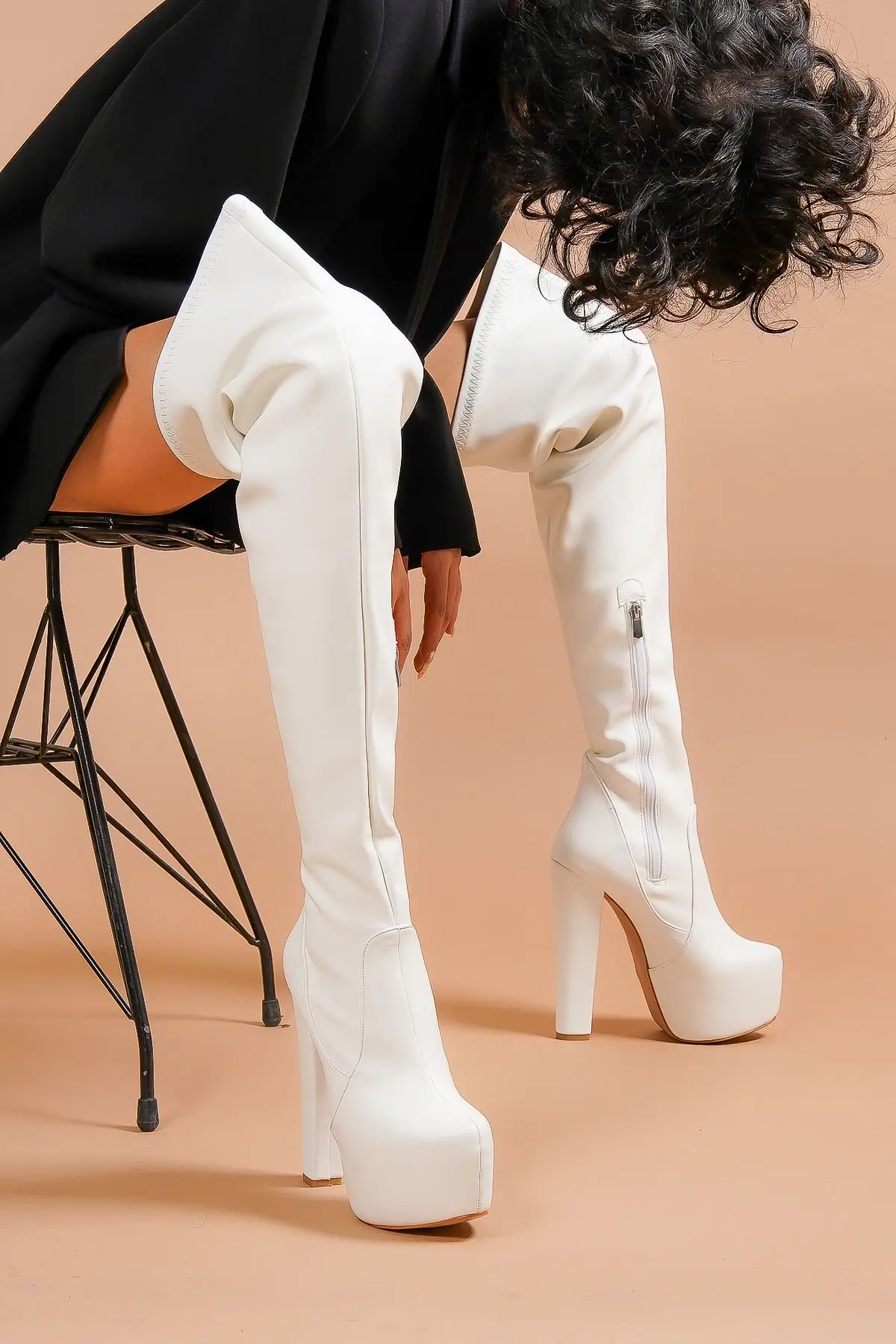 Pages High-Heeled Over the Knee Women 'S Boots New Season modern design zipper detail above knee length elegant women fashion boots boat
Pages High-Heeled Over the Knee Women 'S Boots New Season modern design zipper detail above knee length elegant women fashion boots boat