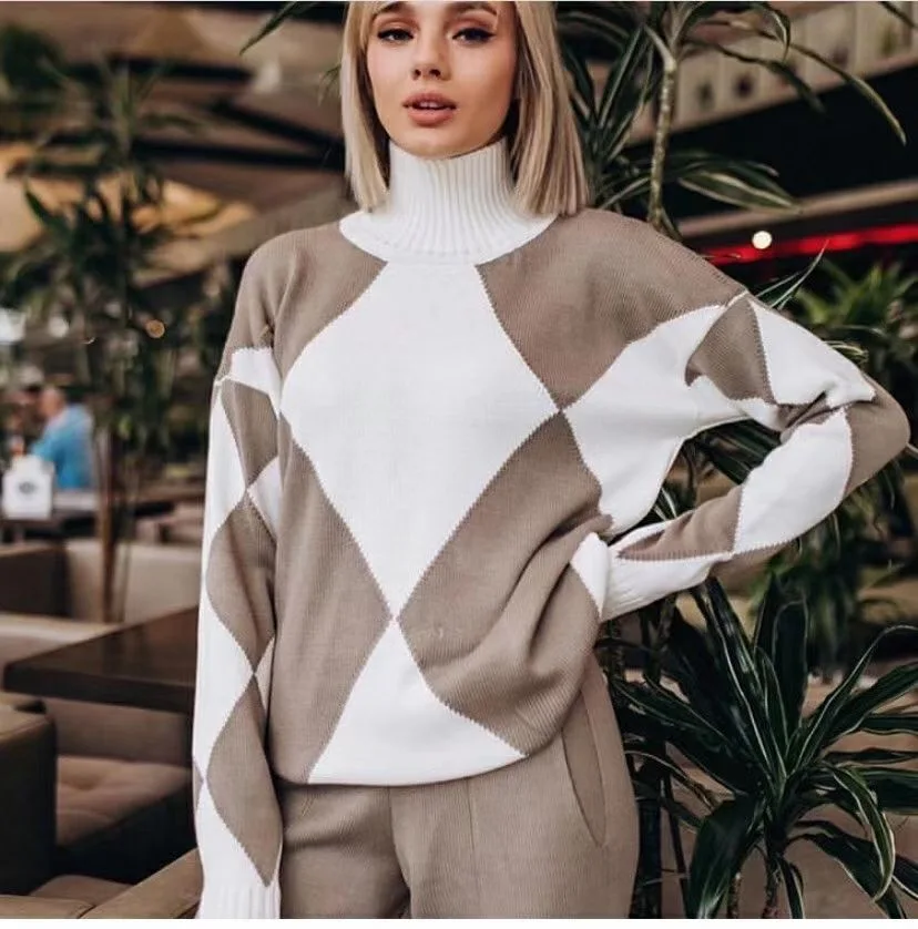 Women Knitted Sweater Tracksuit Turtleneck Plaid Top+ Solid Color Pant Thick Fleece Warm Two Piece Set 
Women Knitted Sweater Tracksuit Turtleneck Plaid Top+ Solid Color Pant Thick Fleece Warm Two Piece Set