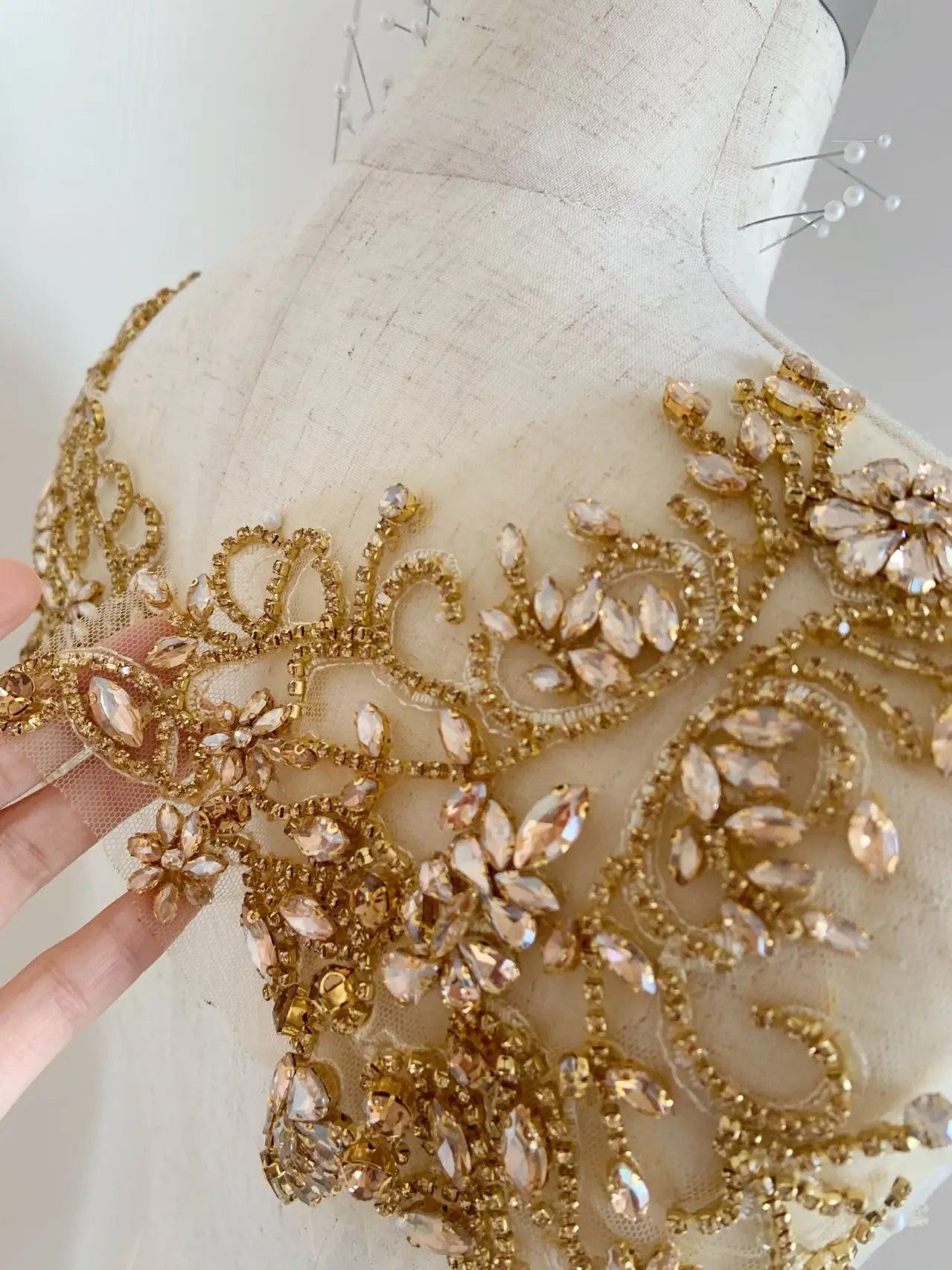 1 piece Champagne Gold Crystal Beaded Lace Applique For Bridal Sash Headpiece Bodice Accessories
1 piece Champagne Gold Crystal Beaded Lace Applique For Bridal Sash Headpiece Bodice Accessories