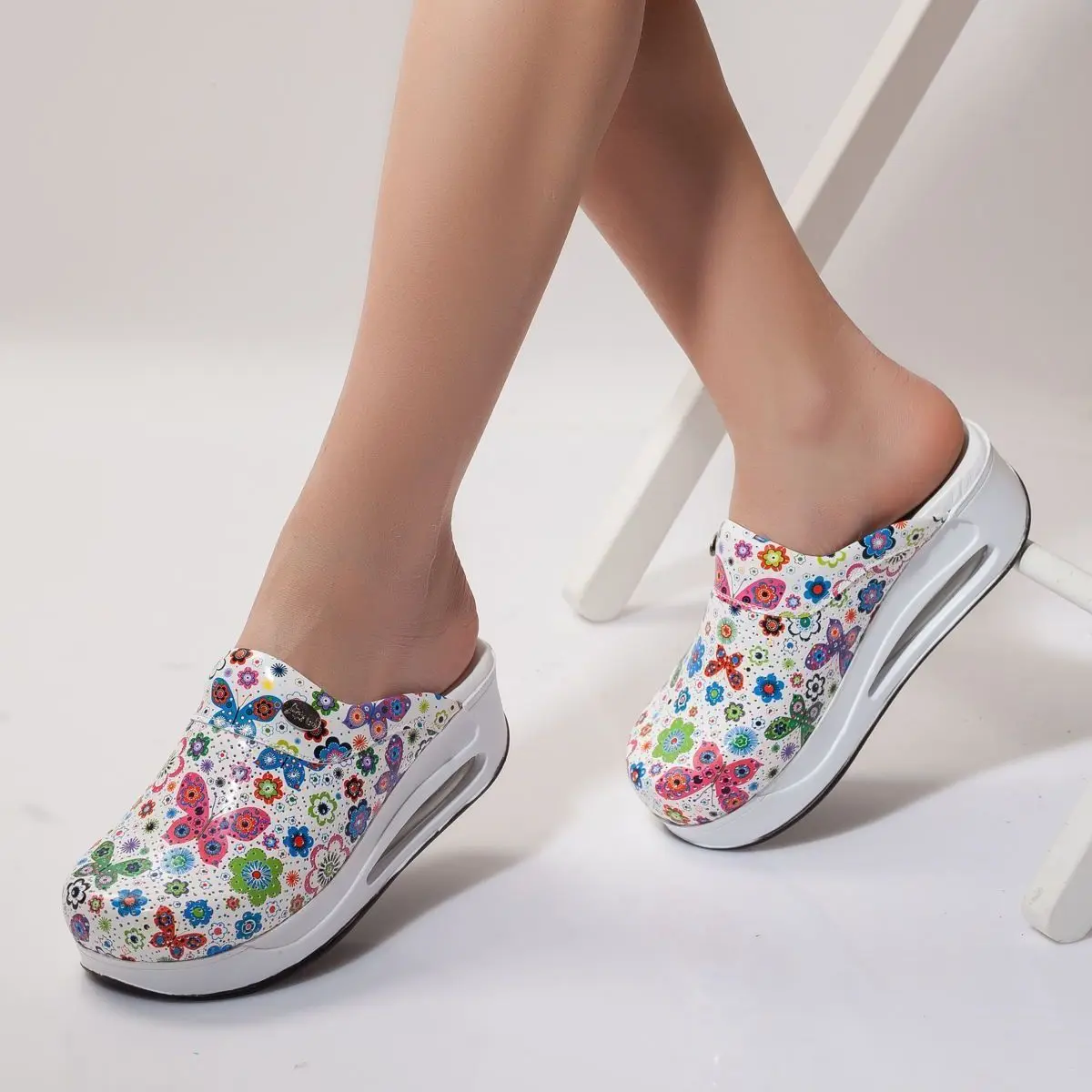 2022 New Orthopedic Sabo Women Slippers Sandals Shoes Nurse Doctor Hospital Medical Casual Quality Soft Comfort Anti-Slip Clogs
2022 New Orthopedic Sabo Women Slippers Sandals Shoes Nurse Doctor Hospital Medical Casual Quality Soft Comfort Anti-Slip Clogs