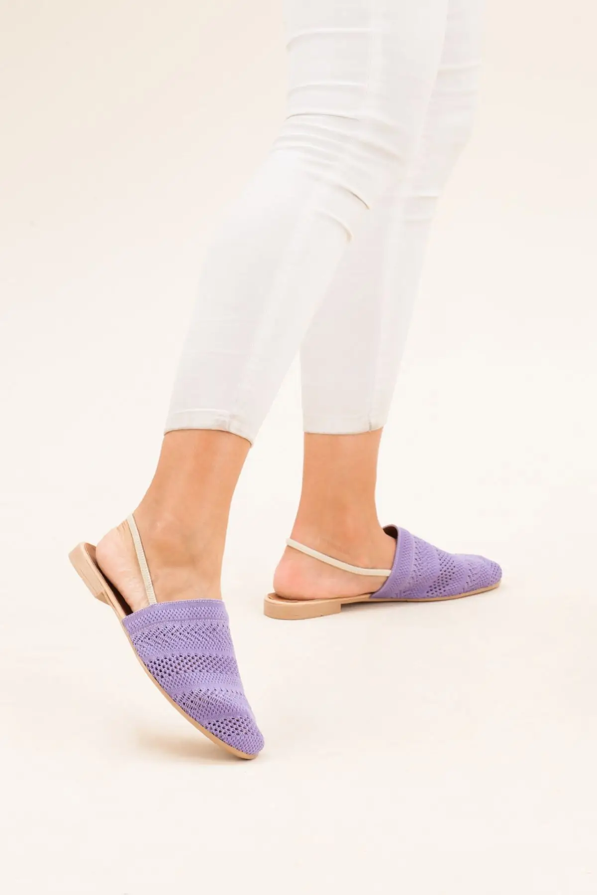Women Back Wheel 2 Different Color Flexible Sandals new season elegant design women's fashion
Women Back Wheel 2 Different Color Flexible Sandals new season elegant design women's fashion