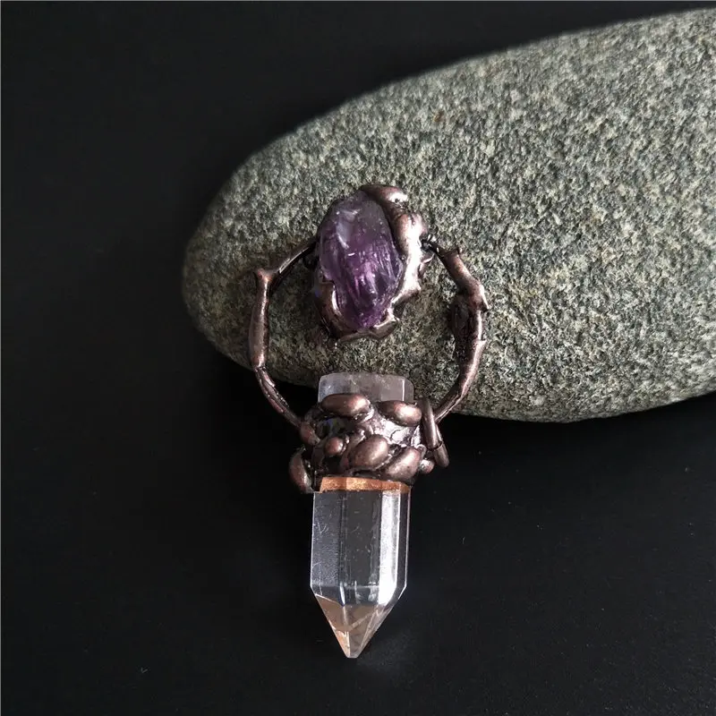 FUWO Boho Molten Soldered Clear Quartz Point Pendants With Bronze Plated Natural Amethyst Charms For DIY Jewelry Making PD371
FUWO Boho Molten Soldered Clear Quartz Point Pendants With Bronze Plated Natural Amethyst Charms For DIY Jewelry Making PD371