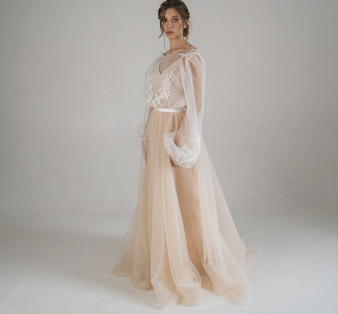 11971# Gorgeous Scoop Neck Champagne Wedding Dress Long Puff Sleeves A-Line Lace Backless Sweep Train Wedding Dress Bridal Gown
11971# Gorgeous Scoop Neck Champagne Wedding Dress Long Puff Sleeves A-Line Lace Backless Sweep Train Wedding Dress Bridal Gown