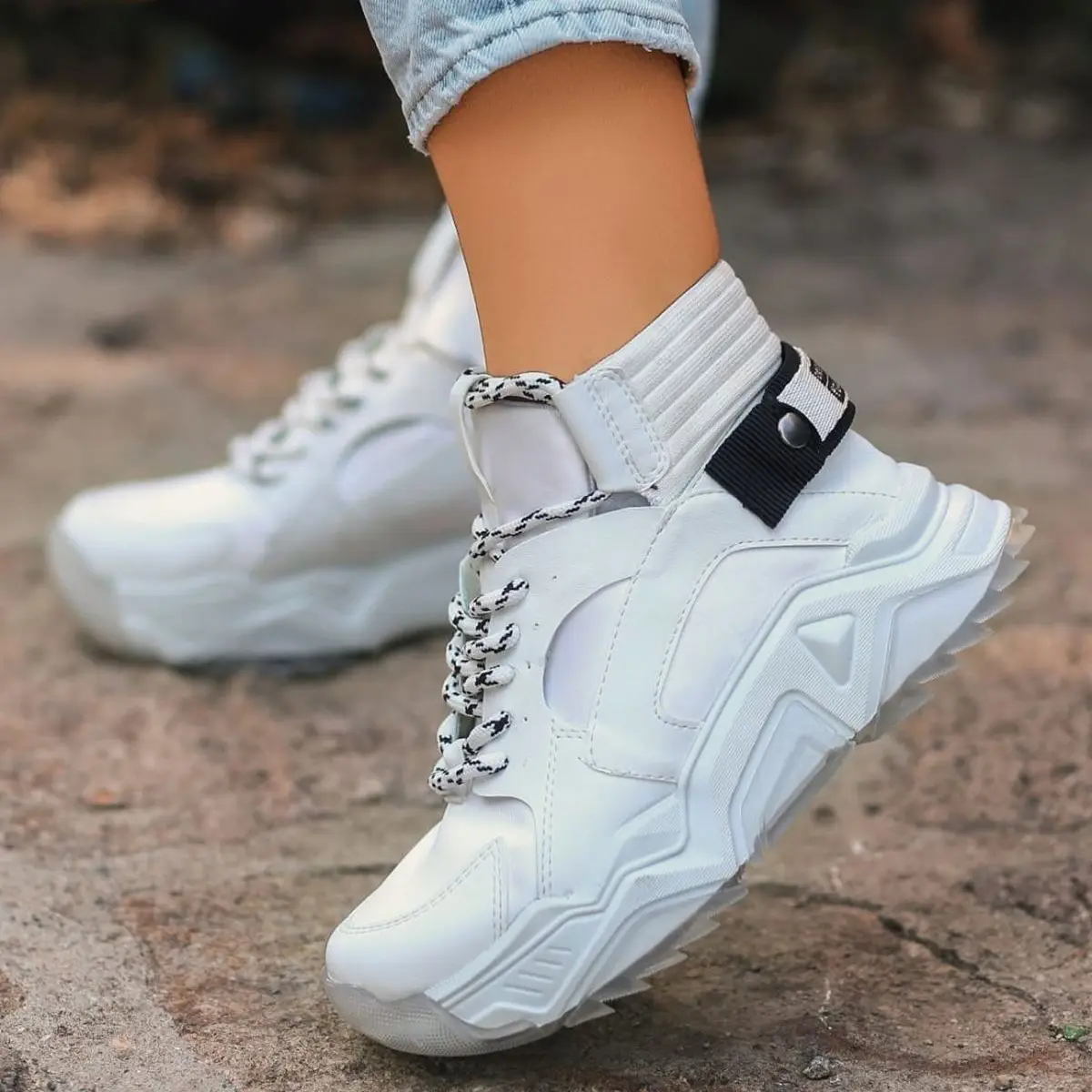 New Season Winter Lace-Up Boots High Sole Comfortable Stylish Elegant Fashion Trend New Model Sports Boots
New Season Winter Lace-Up Boots High Sole Comfortable Stylish Elegant Fashion Trend New Model Sports Boots
