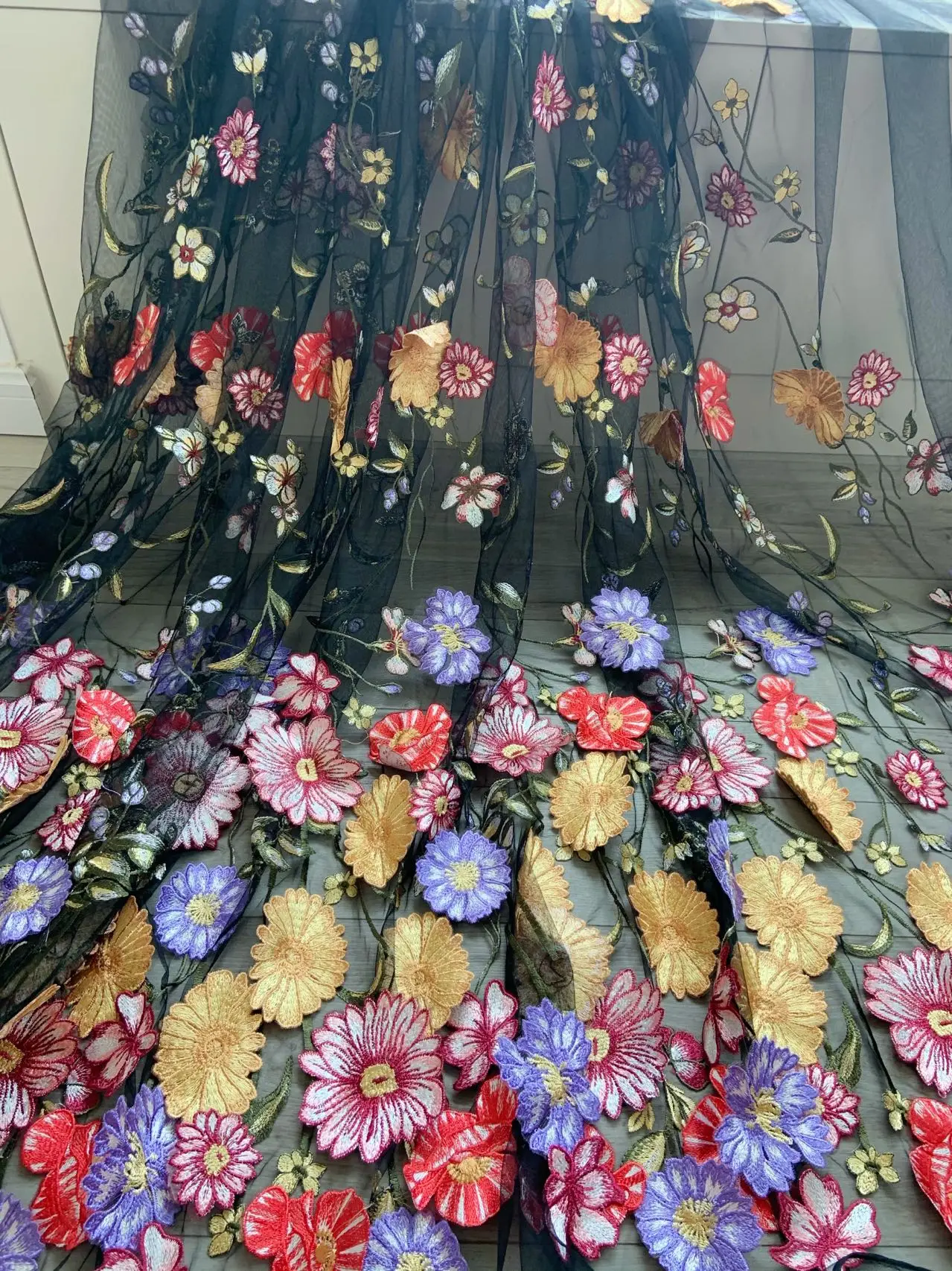 3 Yards Black Embroidered Tulle Lace Fabric With 3d Flowers For Dress Skirt New Summer Collection
3 Yards Black Embroidered Tulle Lace Fabric With 3d Flowers For Dress Skirt New Summer Collection