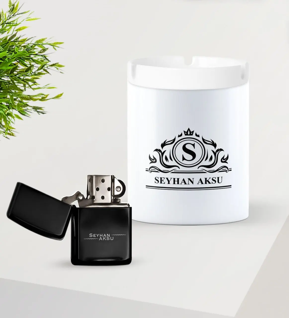 Персонализированная черная бензиновая металлическая зажигалка и керамическая пепельница Seti-12
Персонализированная черная бензиновая металлическая зажигалка и керамическая пепельница Seti-12