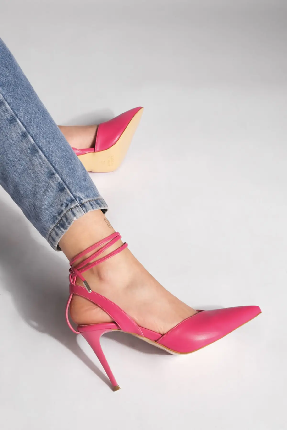 2022 New Fashion Women Stiletto Ankle Lace Up Open Back Pointed Toe Heeled Shoes Casual Stylish Special Occasion Classic Shoes
2022 New Fashion Women Stiletto Ankle Lace Up Open Back Pointed Toe Heeled Shoes Casual Stylish Special Occasion Classic Shoes