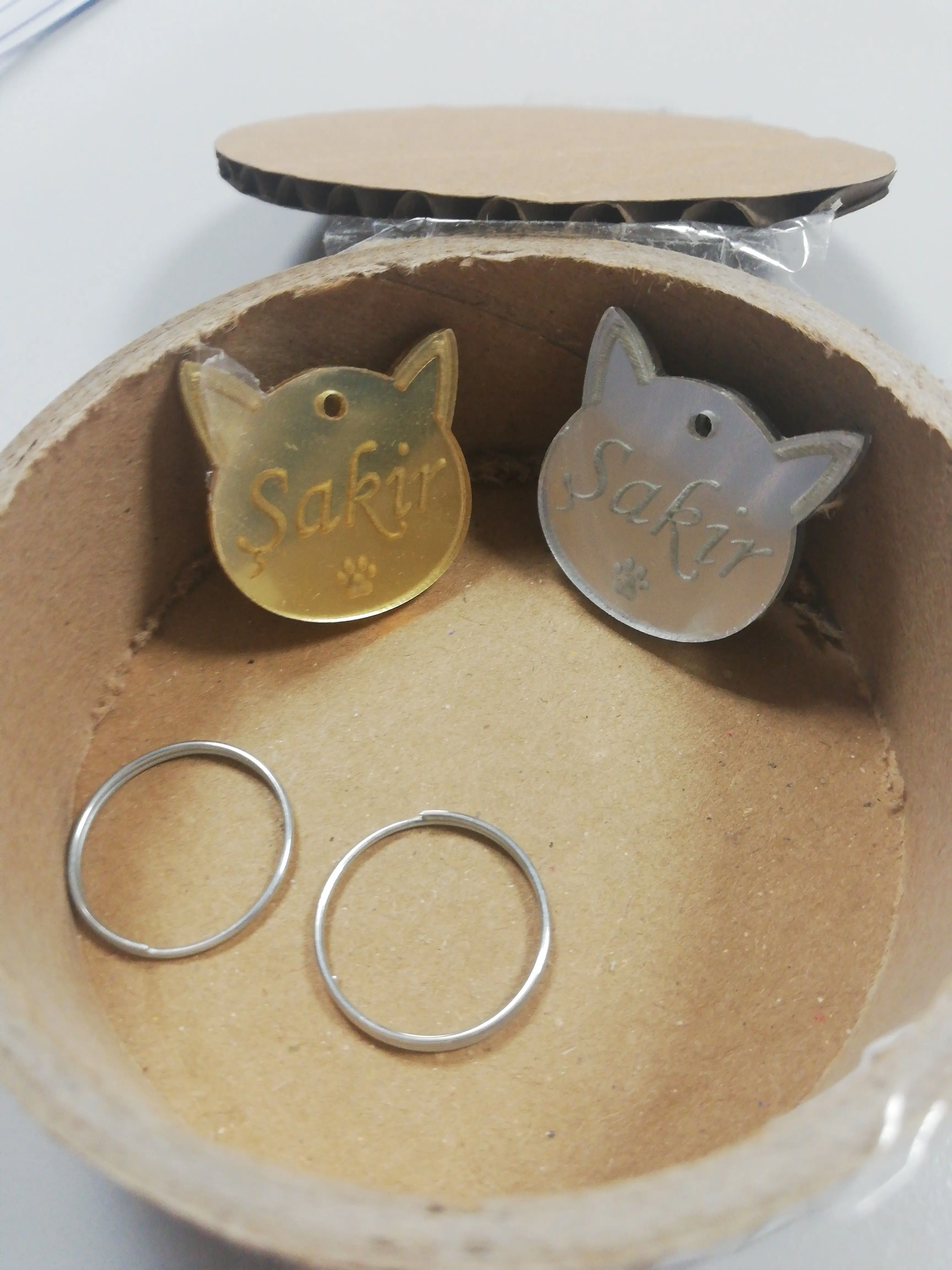 2 Pieces Silver&GOLD color Cat Tag Nameplate Plexiglass 2 Pieces 3x3 Cm Name and phone tag collar cat supplies fast shipping
2 Pieces Silver&GOLD color Cat Tag Nameplate Plexiglass 2 Pieces 3x3 Cm Name and phone tag collar cat supplies fast shipping