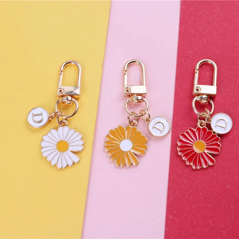 

KPOP 1PCS Keychain Key Ring GD G-Dragon Daisy Pendant Decoration Bag Pendant INS Accessories Creative Couple Gifts Y35