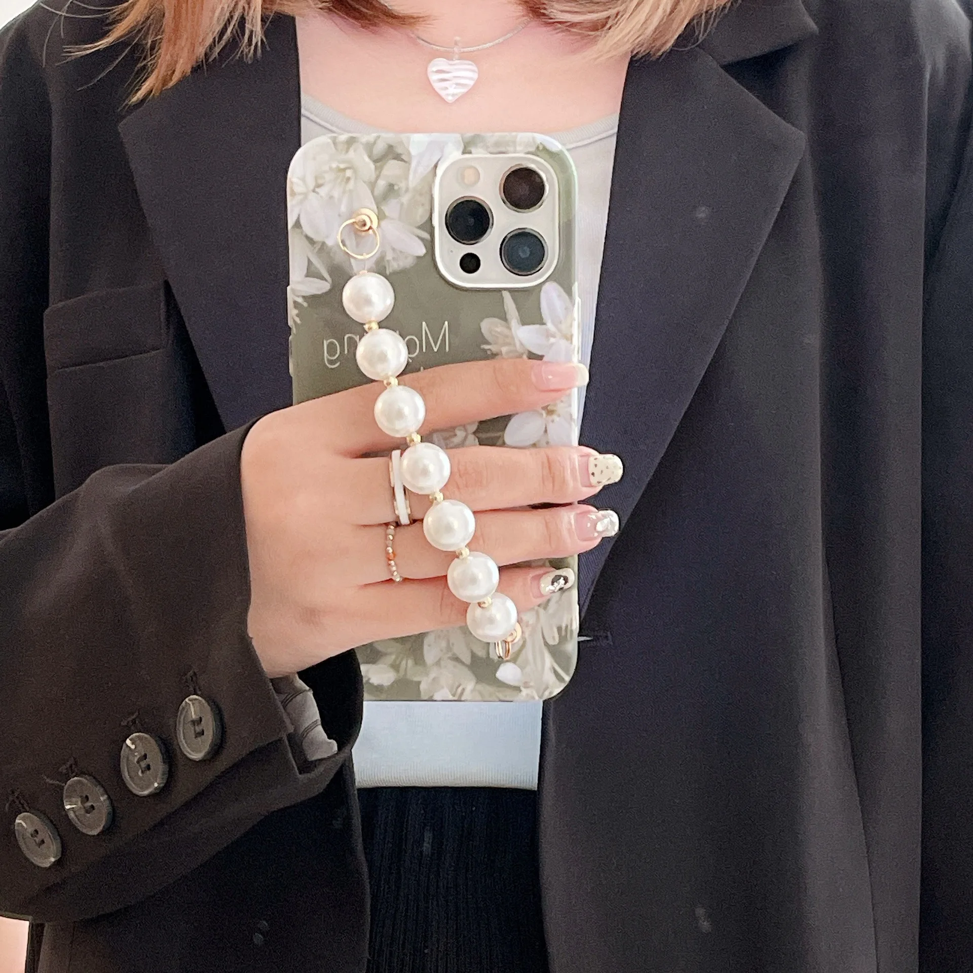 Pearl Bracelet Chain Flower Silicone Phone Case For iPhone 11 13 12 Pro Mini X XR XS Max 8 7 6 6s Plus SE Floral Soft TPU Cover
Pearl Bracelet Chain Flower Silicone Phone Case For iPhone 11 13 12 Pro Mini X XR XS Max 8 7 6 6s Plus SE Floral Soft TPU Cover
