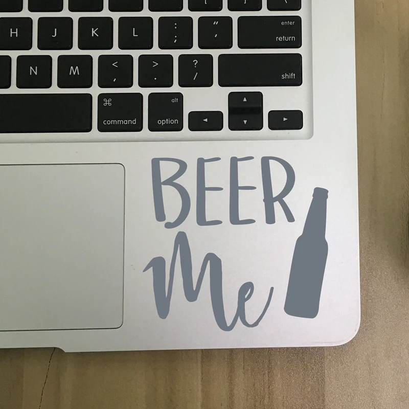 Виниловая наклейка Beer Me для декора холодильника забавная пивная цитата
