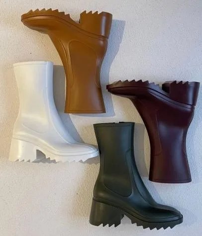 New Season Women 2021-2022 Fall Winter Genuine Leather Heeled Rounded Toe Boot White Beige Trend Fashion Style Female Shoes
New Season Women 2021-2022 Fall Winter Genuine Leather Heeled Rounded Toe Boot White Beige Trend Fashion Style Female Shoes