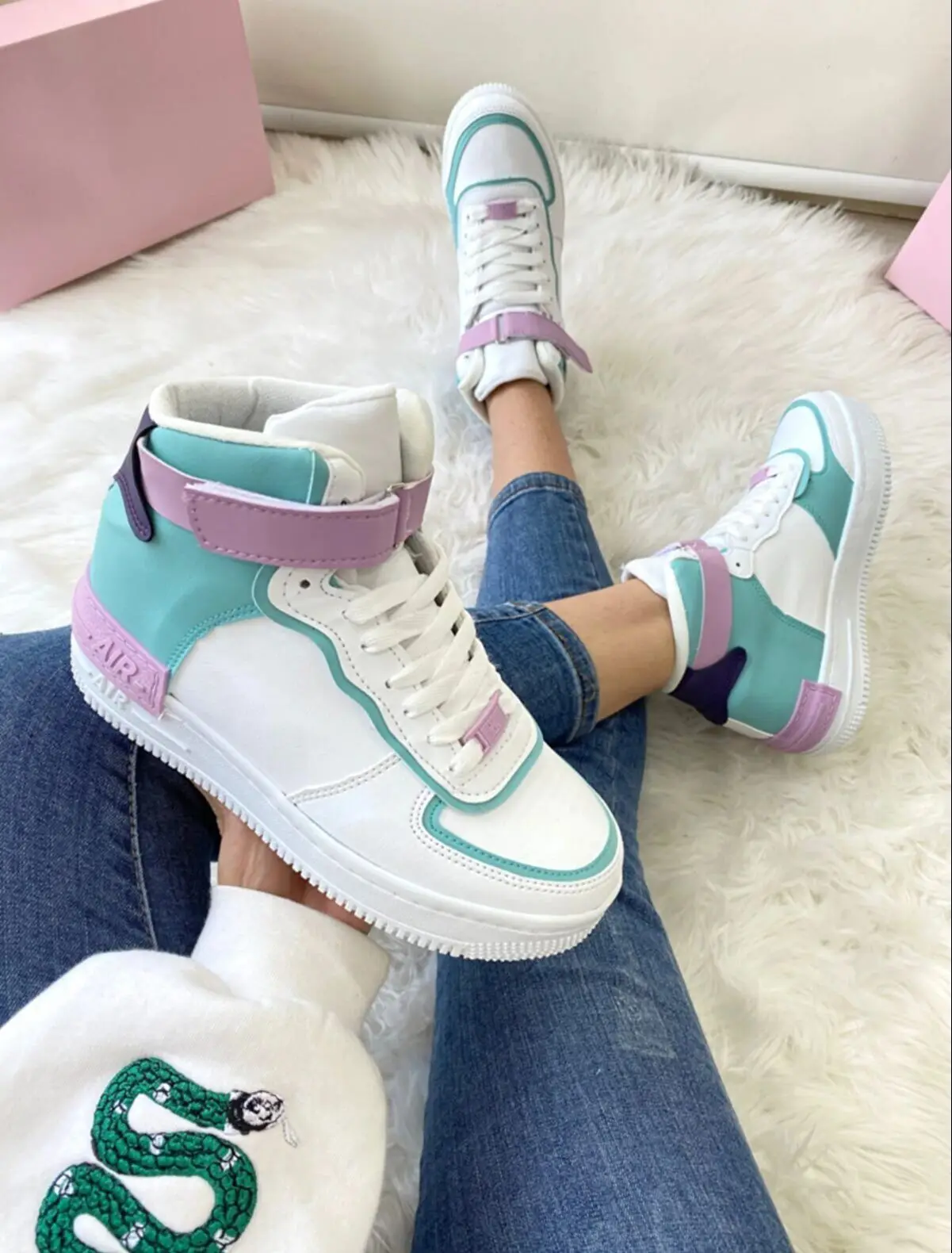 Women Breathable Running Sneakers Outdoor Casual Leather Platform Sport Velcro Shoes Fashion Walking Ladies Shoes Sneakers 2022
Women Breathable Running Sneakers Outdoor Casual Leather Platform Sport Velcro Shoes Fashion Walking Ladies Shoes Sneakers 2022