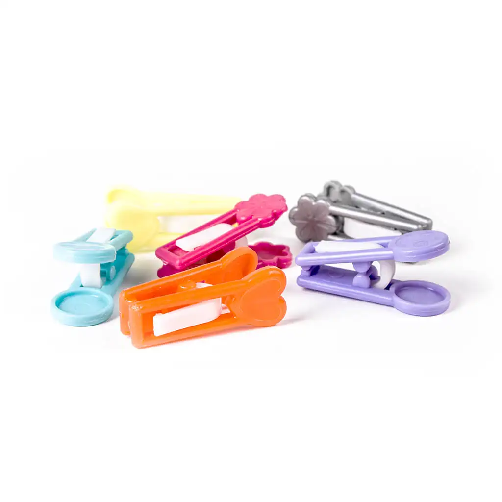 DecoBella 10 Pcs.1 set of laundry pins plastic hanger clips towel clips laundry hanger attachment clothes accessory accessory
DecoBella 10 Pcs.1 set of laundry pins plastic hanger clips towel clips laundry hanger attachment clothes accessory accessory