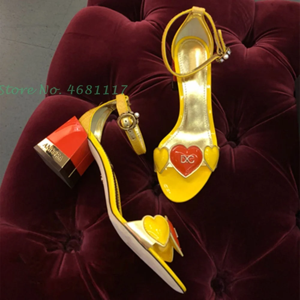 Heart-shaped Crystal Flowers Women's Sandals Luxury High Chunk Heels Pink Party Sandals Rhinestone Casual Brand Summer Shoes
Heart-shaped Crystal Flowers Women's Sandals Luxury High Chunk Heels Pink Party Sandals Rhinestone Casual Brand Summer Shoes