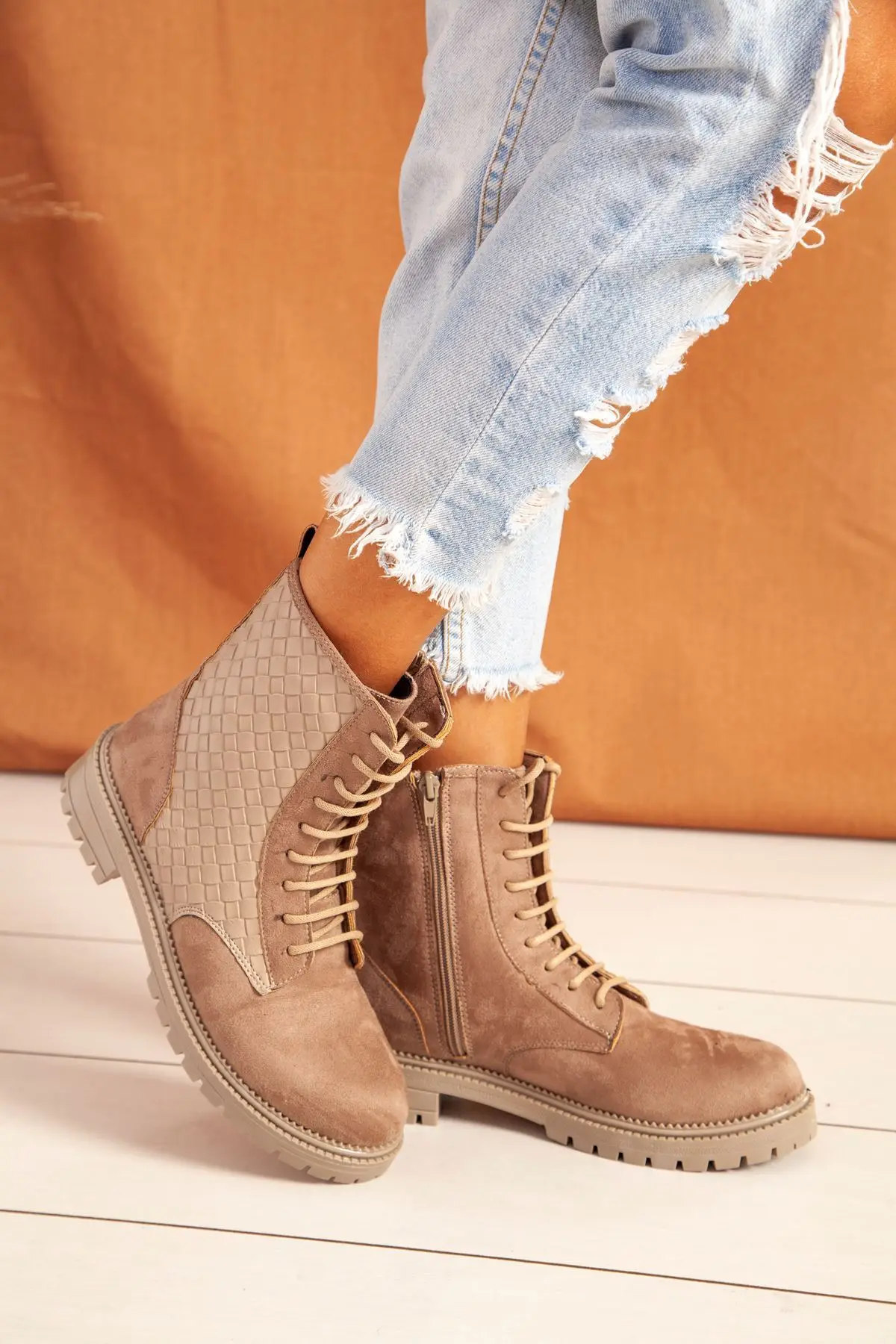 Women's Boots Zipper Lace-up Suede Mink Knit Pattern Shoes 2021 Winter Autumn Season Comfortable Lightweight High Quality Boots
Women's Boots Zipper Lace-up Suede Mink Knit Pattern Shoes 2021 Winter Autumn Season Comfortable Lightweight High Quality Boots